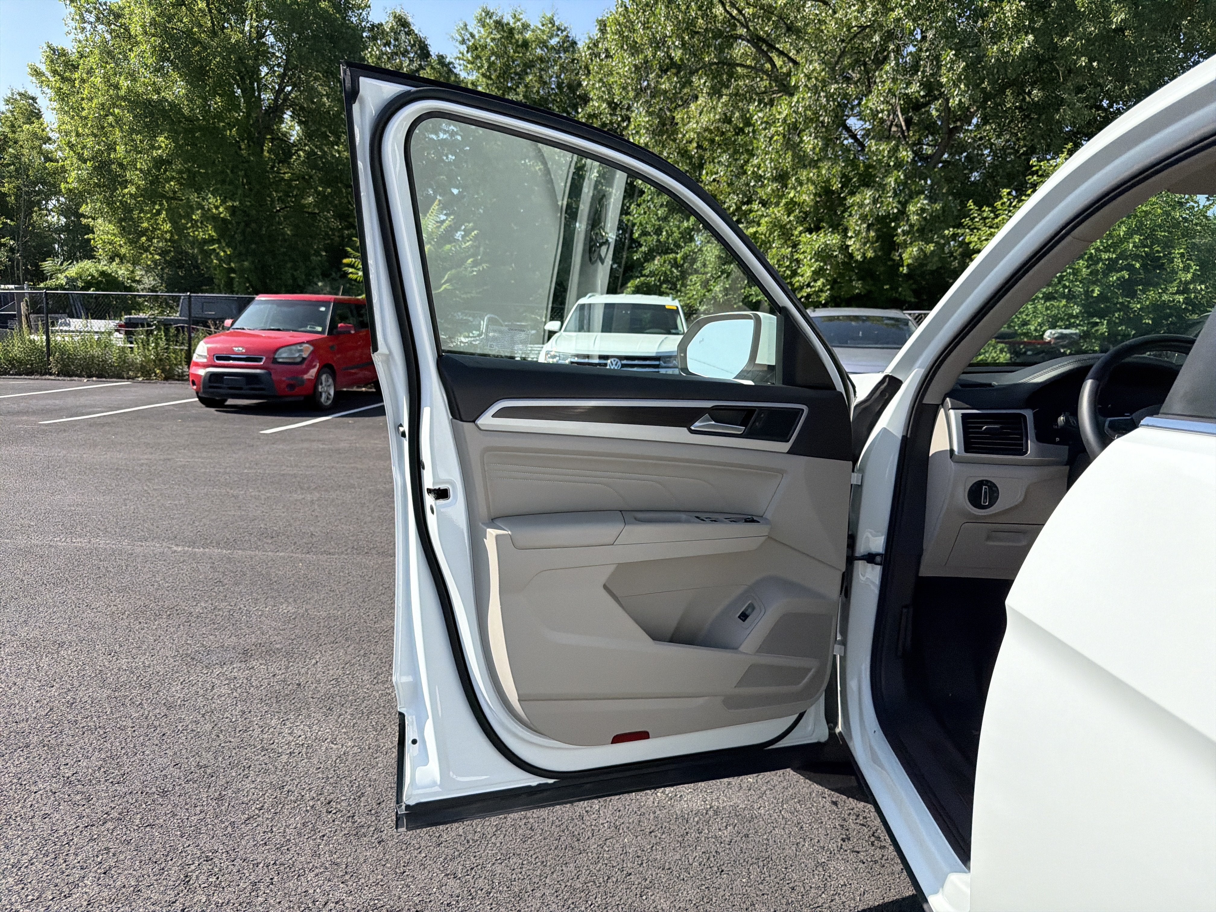 2022 Volkswagen Atlas 3.6L V6 SE w/Technology