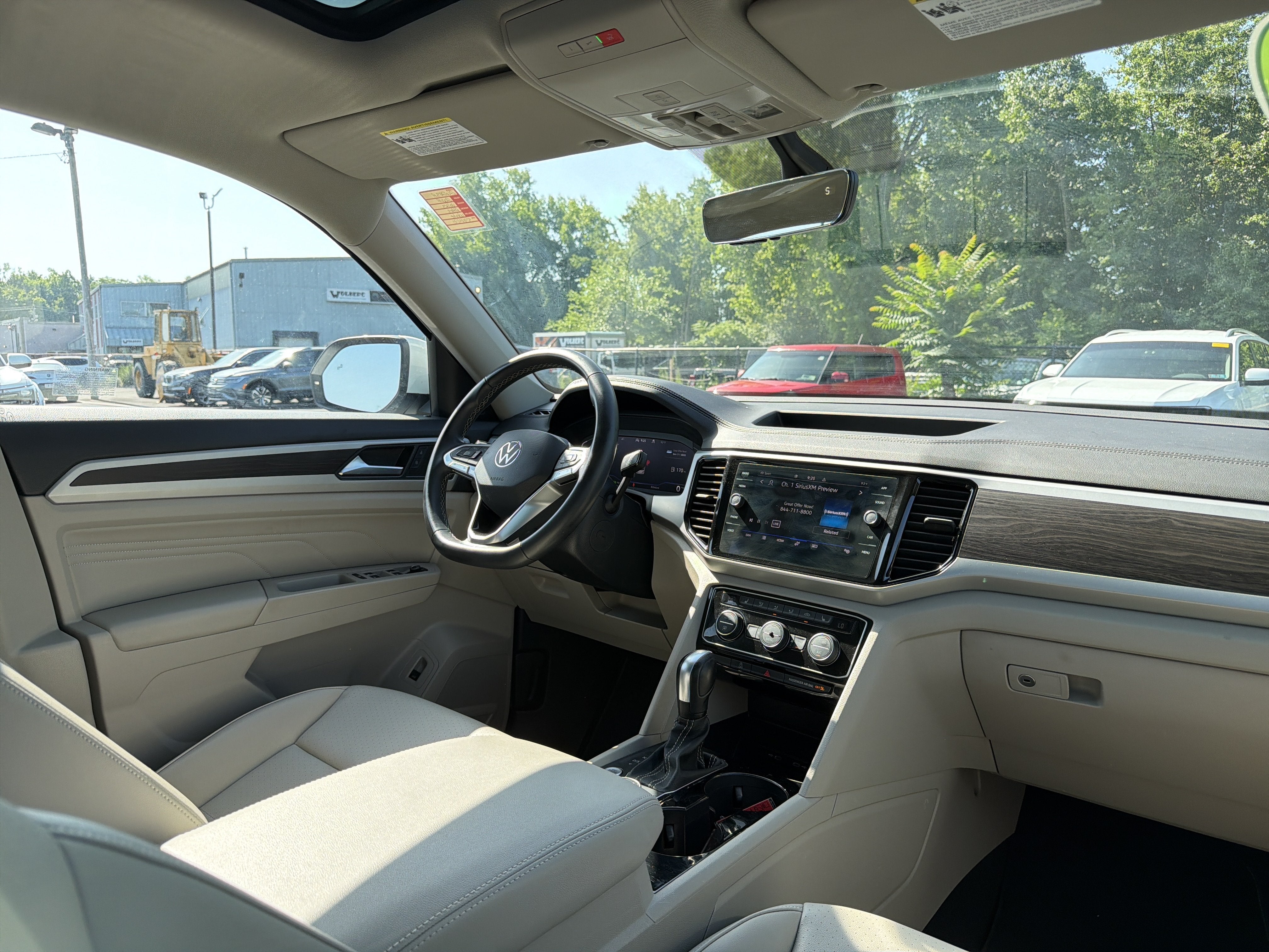 2022 Volkswagen Atlas 3.6L V6 SE w/Technology
