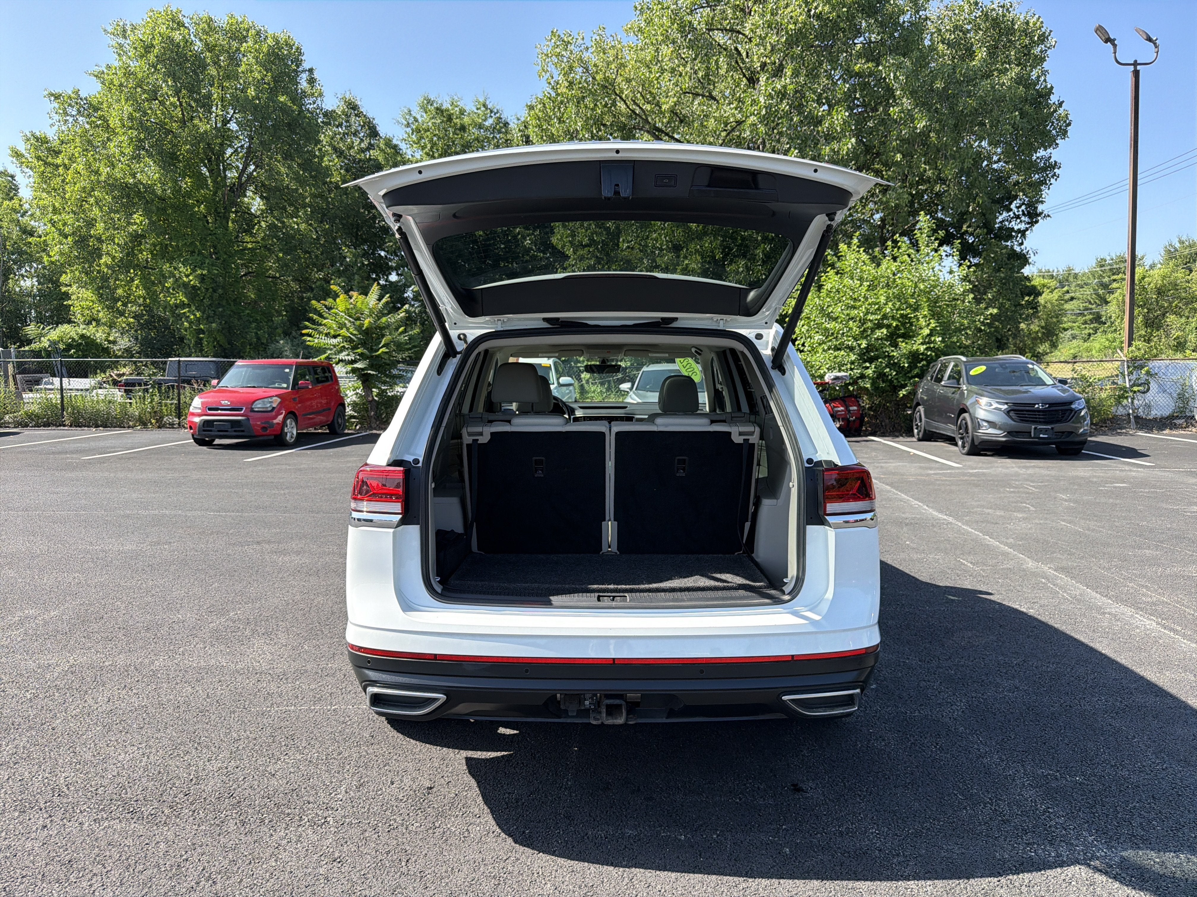 2022 Volkswagen Atlas 3.6L V6 SE w/Technology