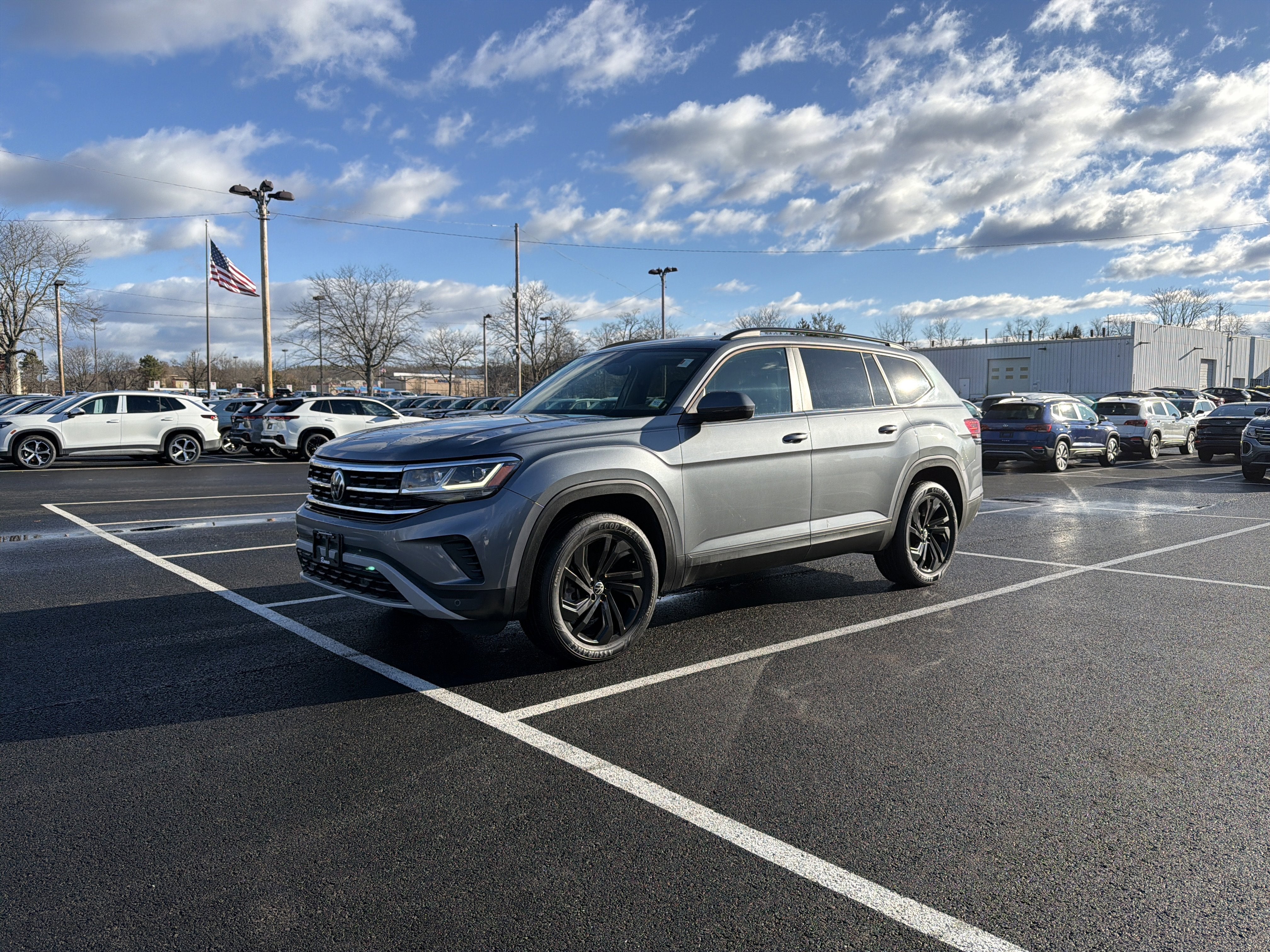 2022 Volkswagen Atlas 3.6L V6 SE w/Technology