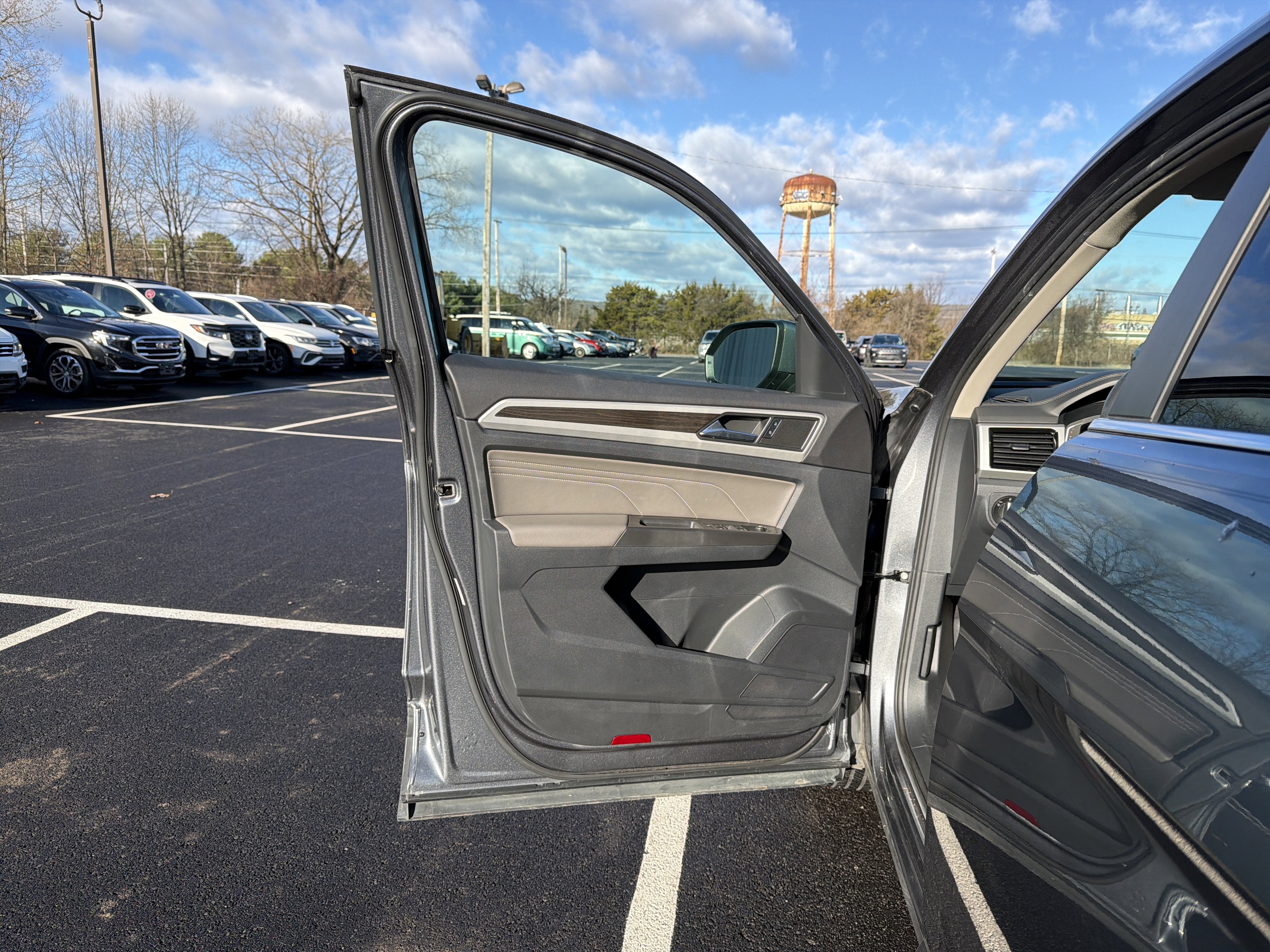 2022 Volkswagen Atlas 3.6L V6 SE w/Technology