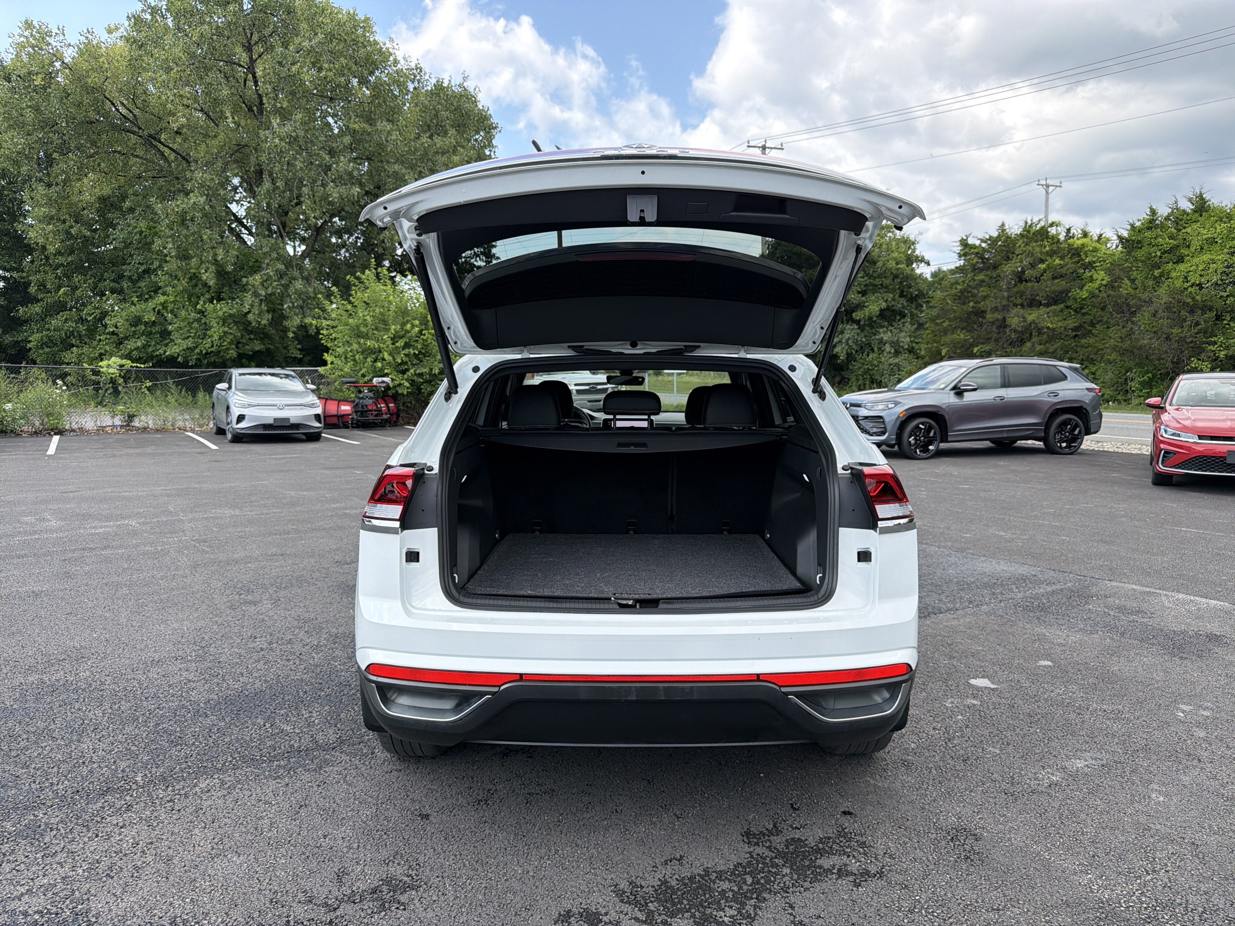 2024 Volkswagen Atlas Cross Sport 2.0T SE