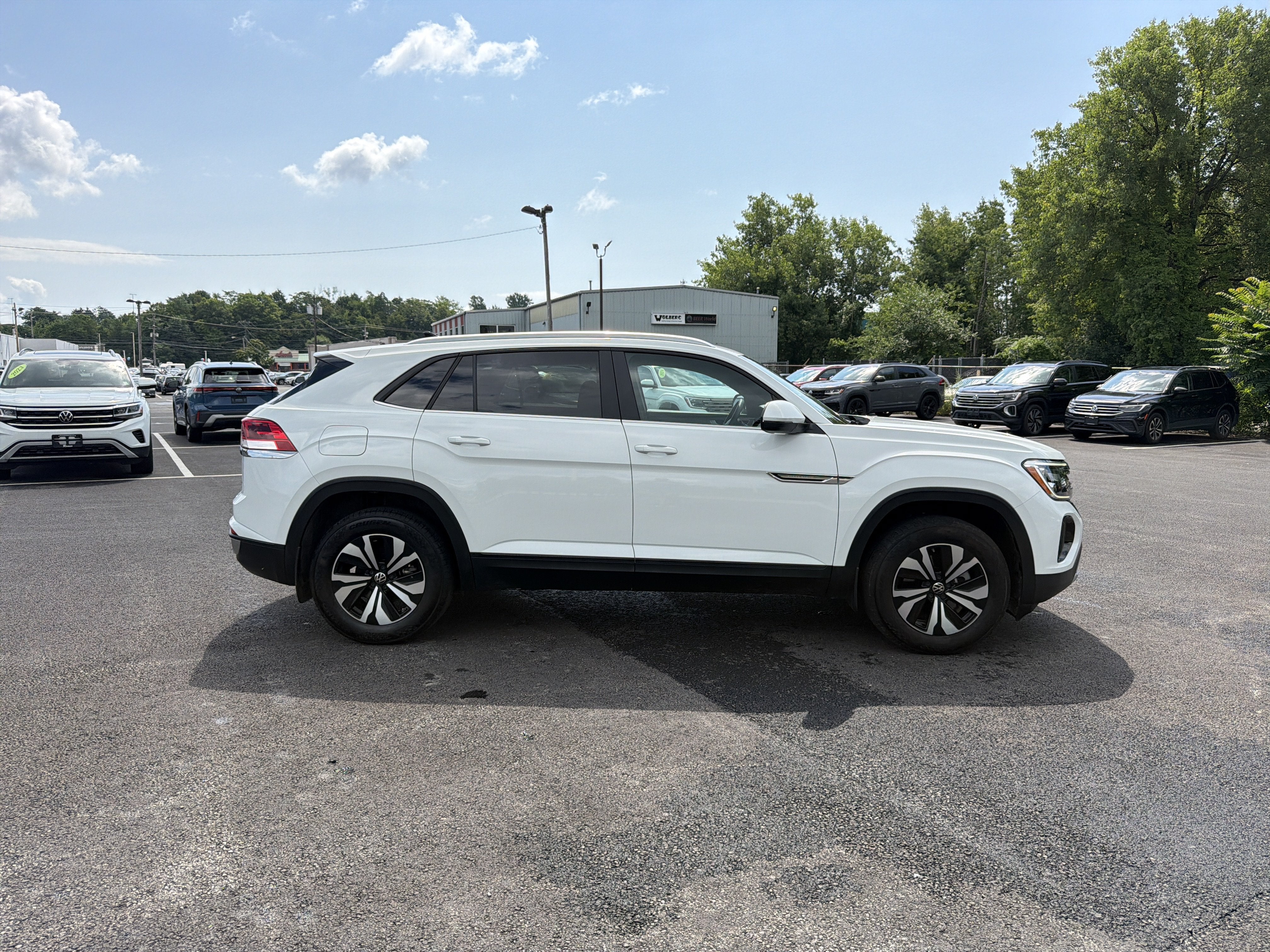 2024 Volkswagen Atlas Cross Sport 2.0T SE