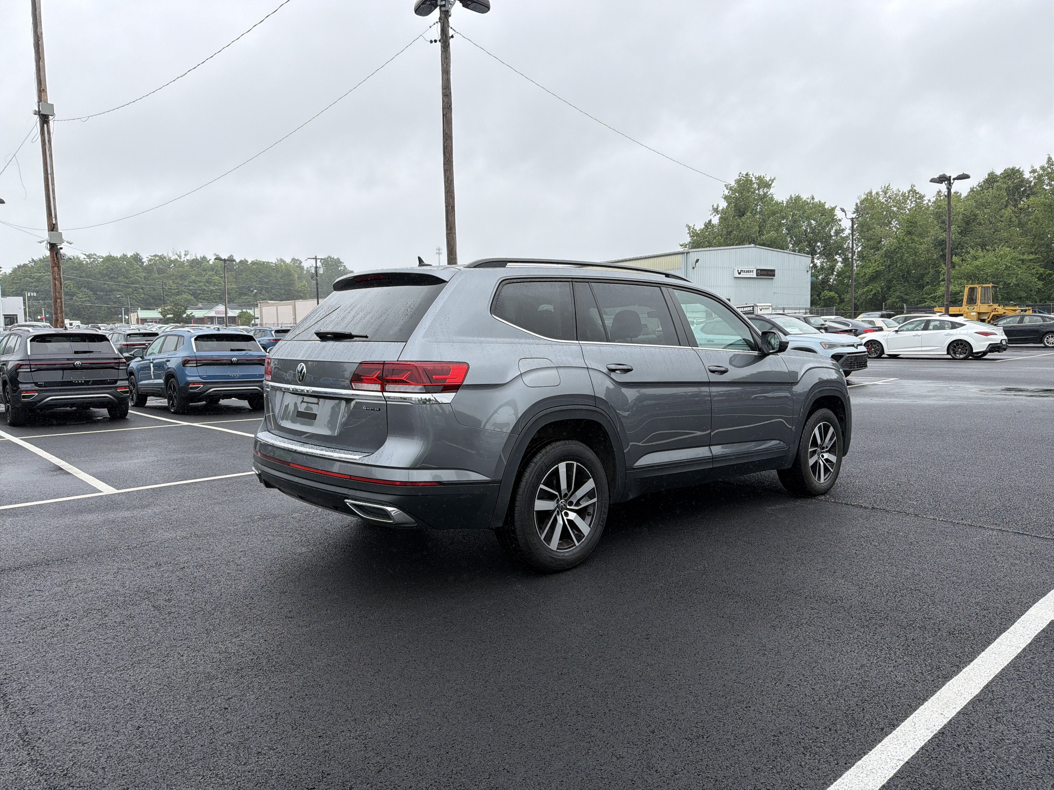 2023 Volkswagen Atlas 2.0T SE