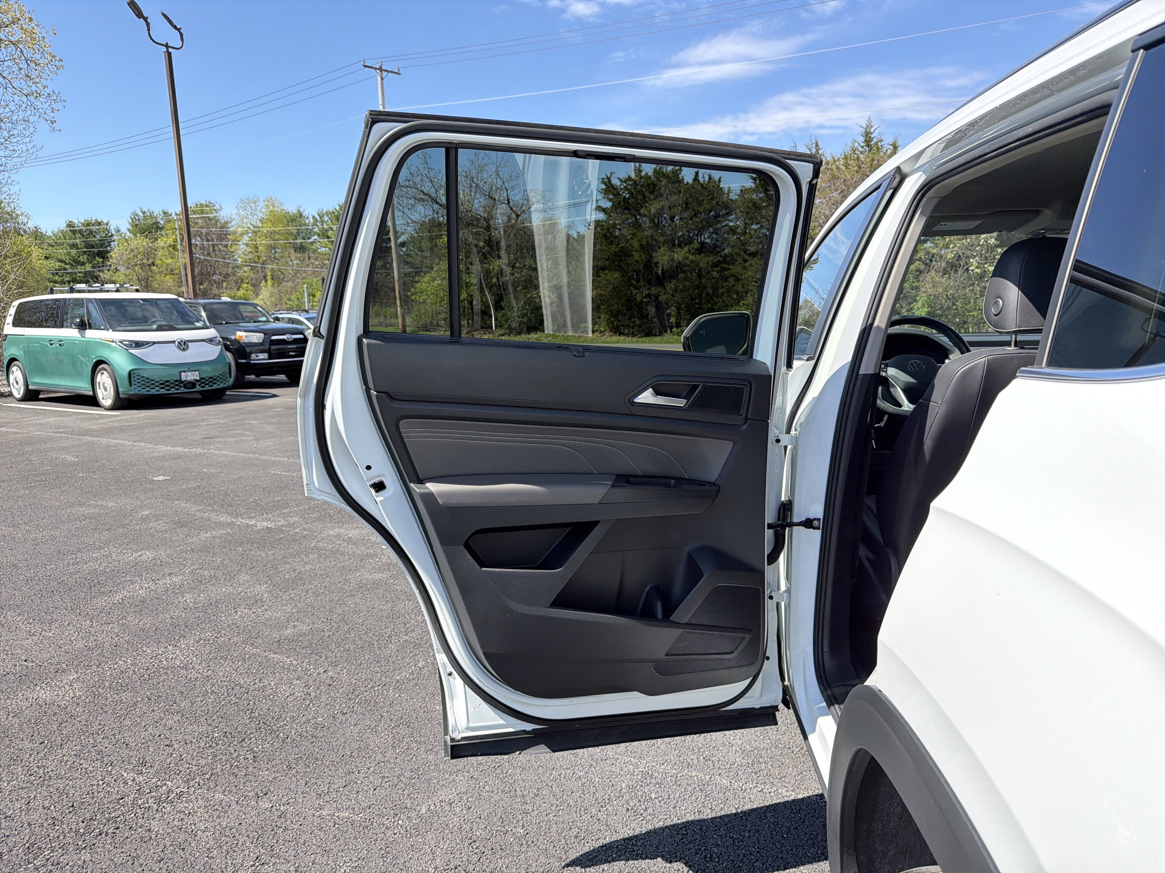 2023 Volkswagen Atlas 2.0T SE