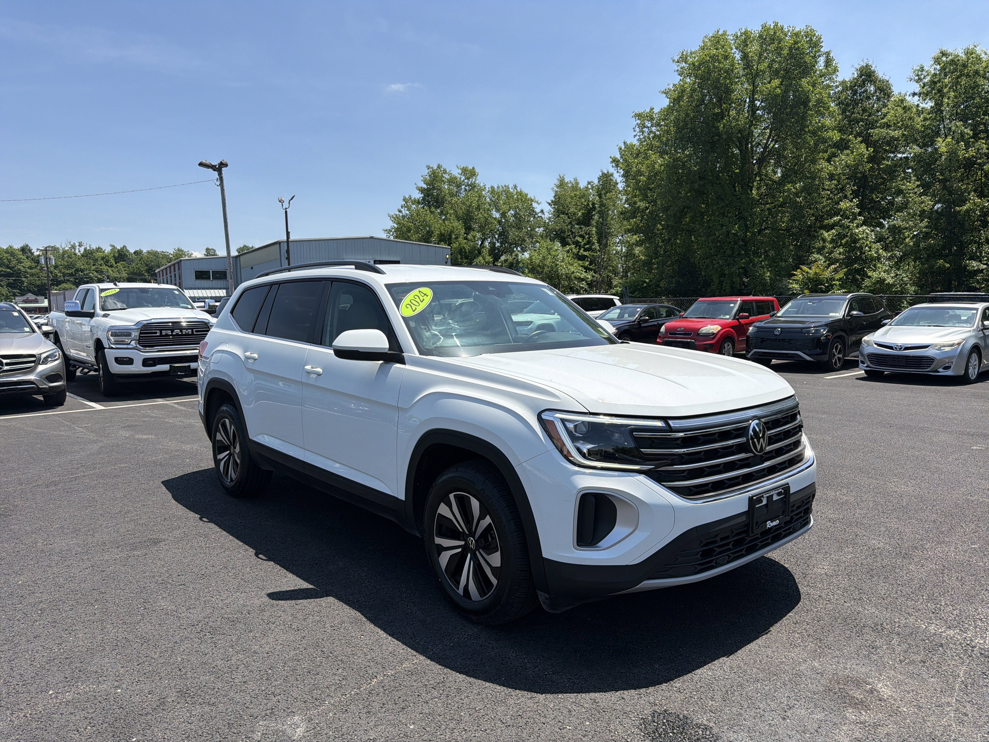 2024 Volkswagen Atlas 2.0T SE