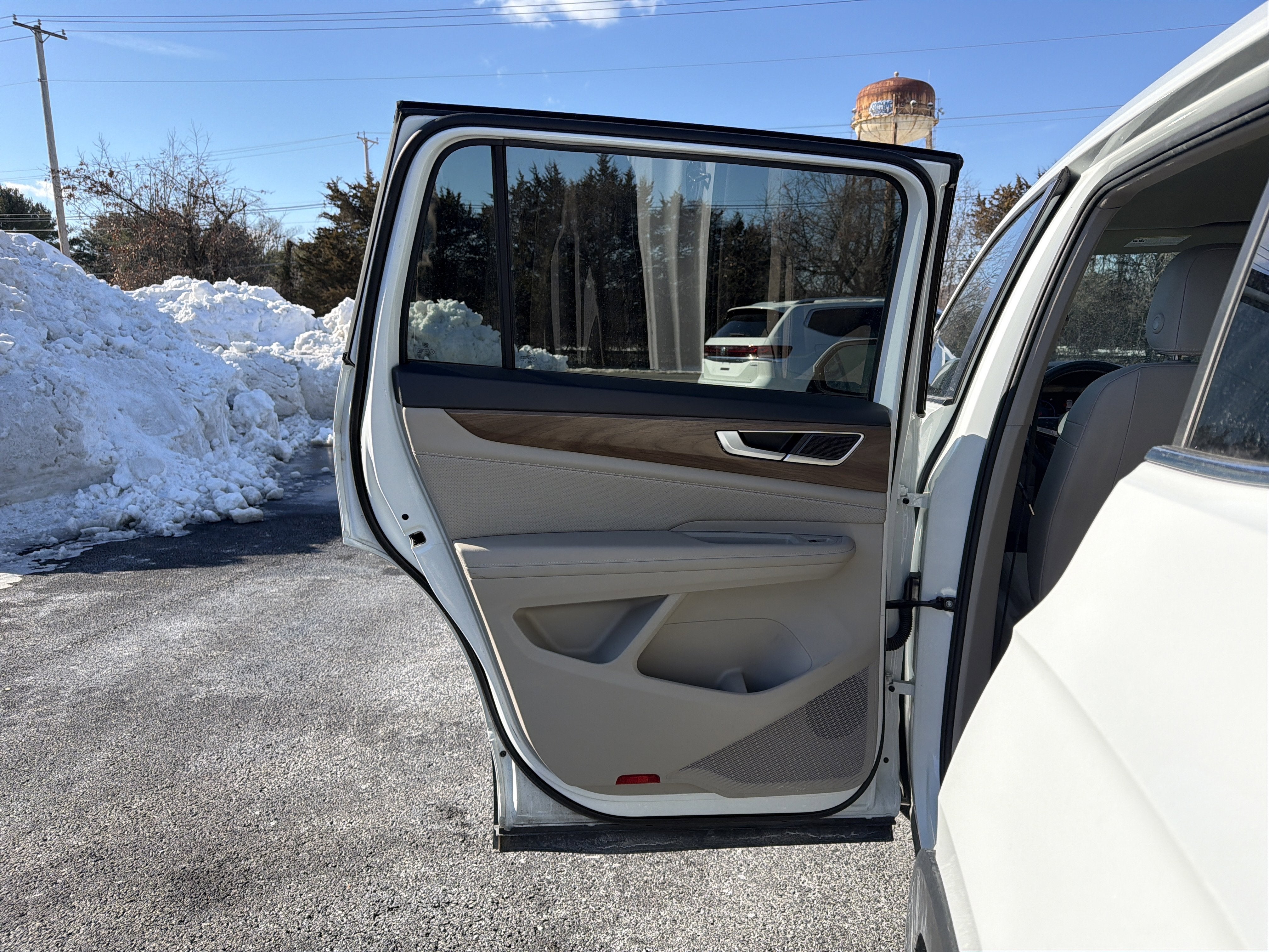 2024 Volkswagen Atlas 2.0T SE