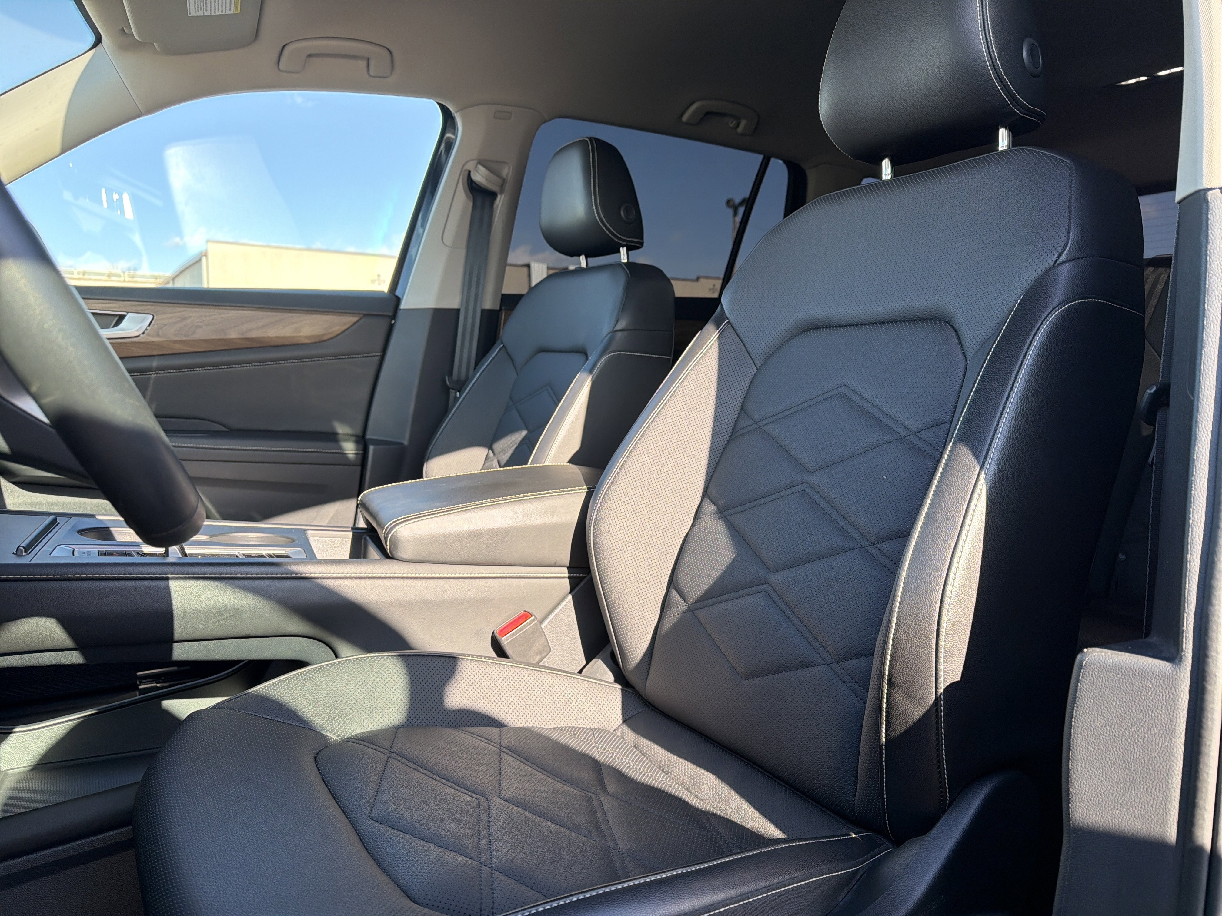 2024 Volkswagen Atlas 2.0T SE