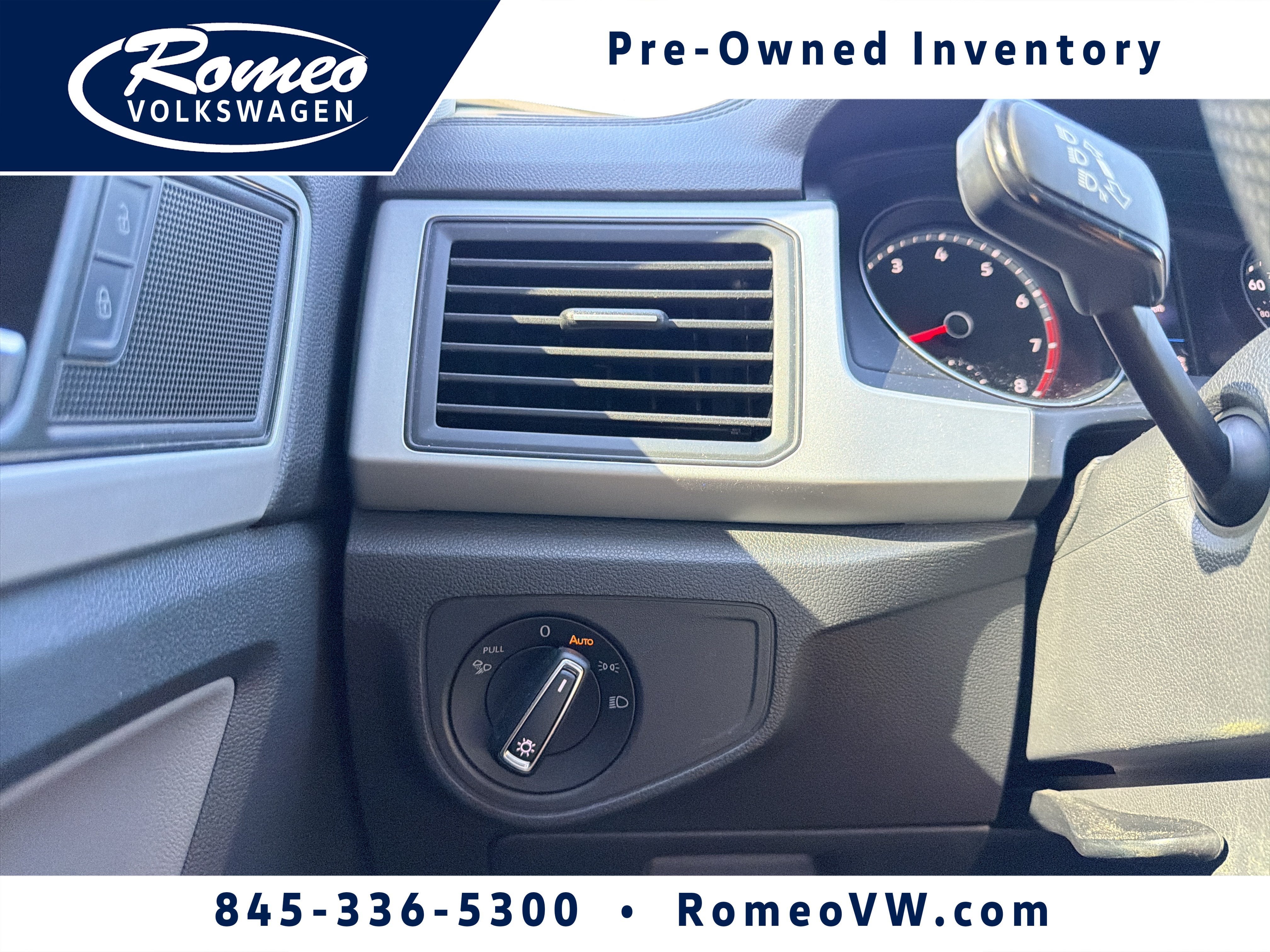 2021 Volkswagen Atlas 3.6L V6 SE w/Technology R-Line