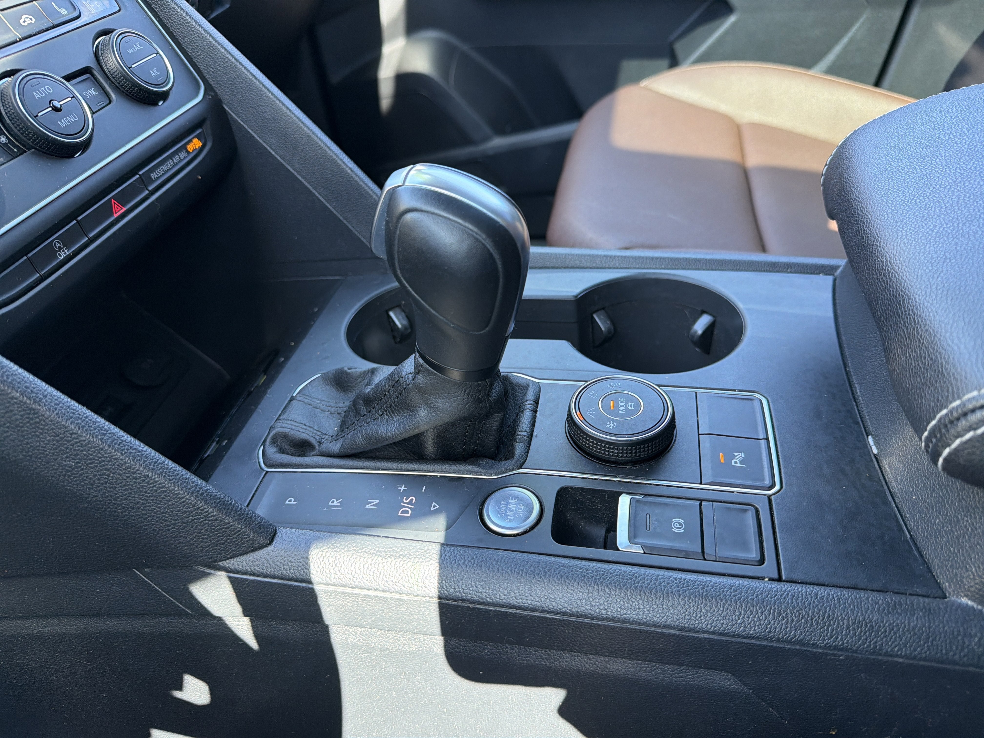 2021 Volkswagen Atlas 3.6L V6 SE w/Technology R-Line