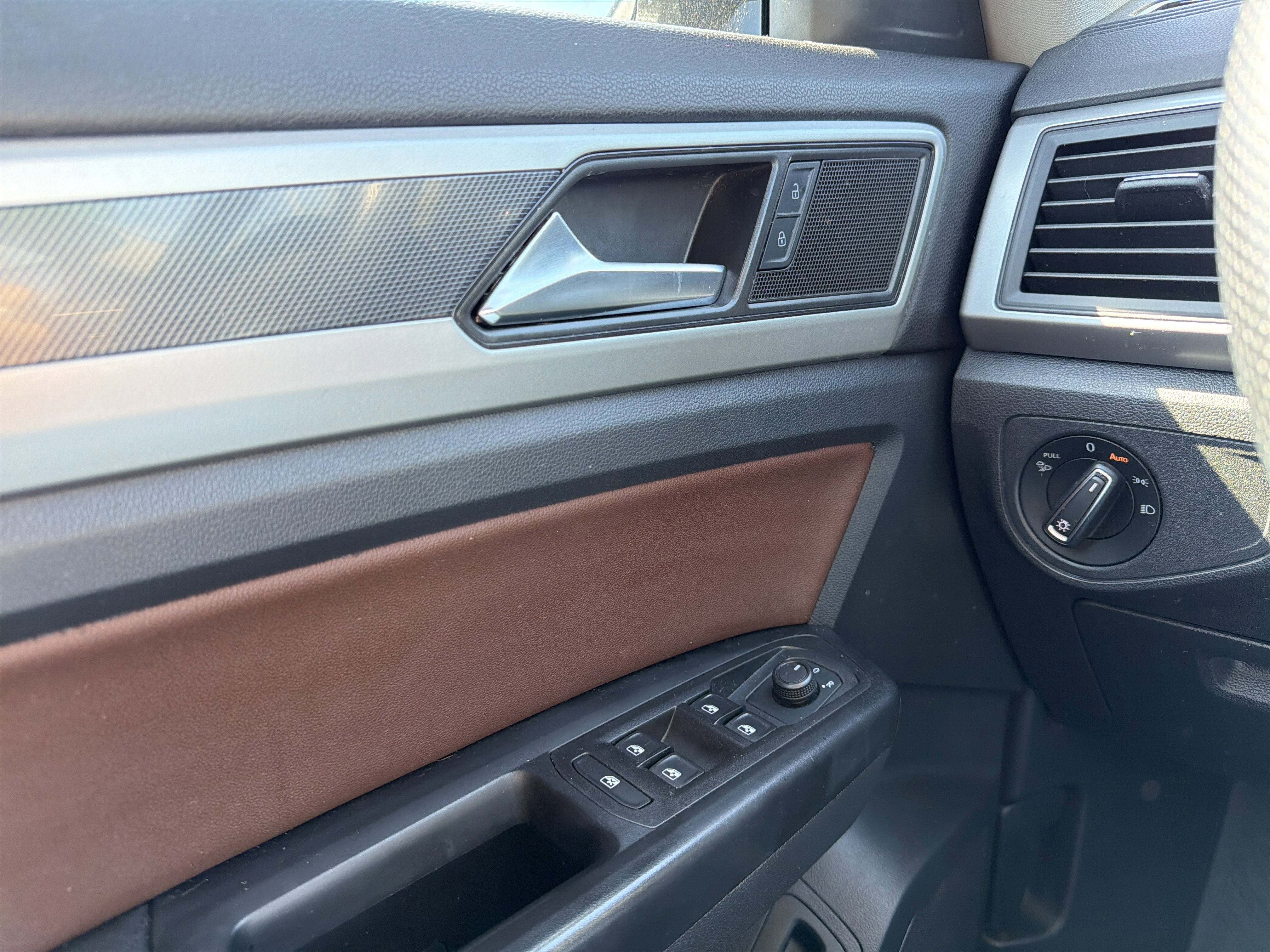 2021 Volkswagen Atlas 3.6L V6 SE w/Technology R-Line