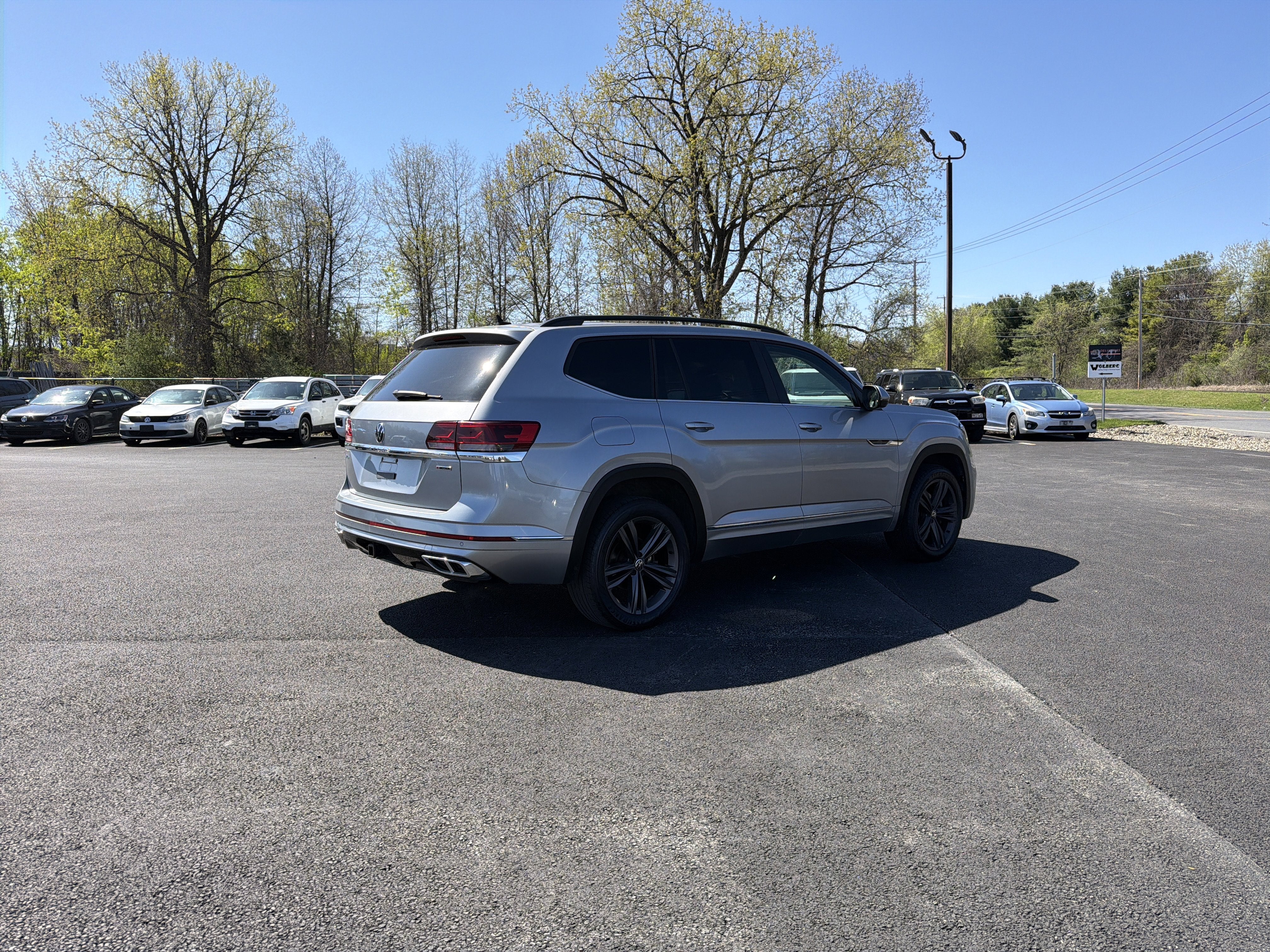 2021 Volkswagen Atlas 3.6L V6 SE w/Technology R-Line