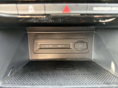 2023 Volkswagen Atlas Cross Sport 2.0T SEL R-Line