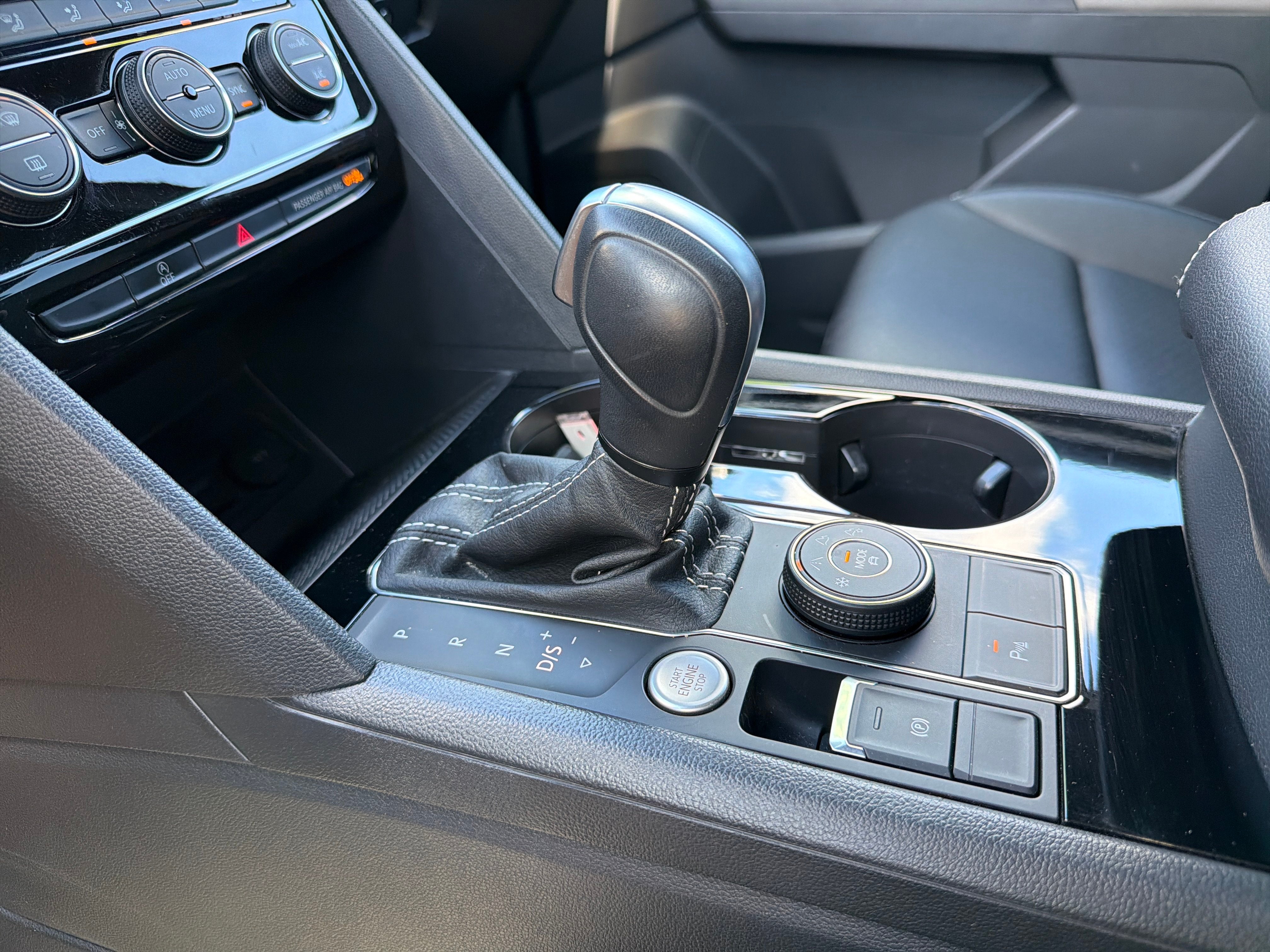 2023 Volkswagen Atlas Cross Sport 3.6L V6 SEL R-Line