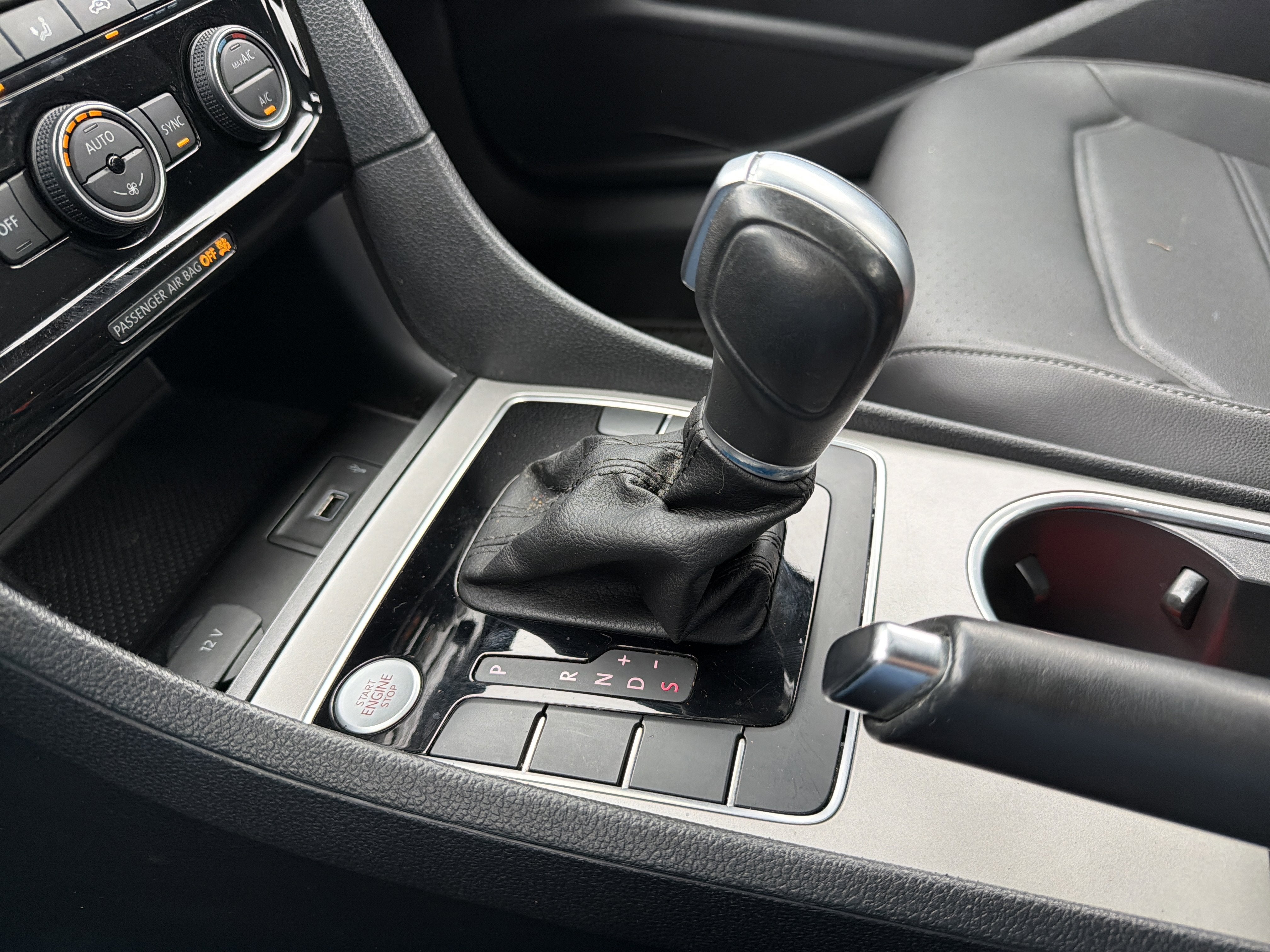 2020 Volkswagen Passat 2.0T R-Line