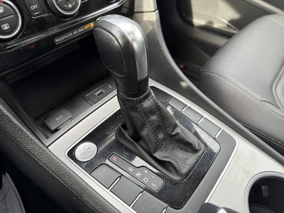 2021 Volkswagen Passat 2.0T R-Line