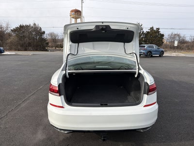 2021 Volkswagen Passat 2.0T R-Line