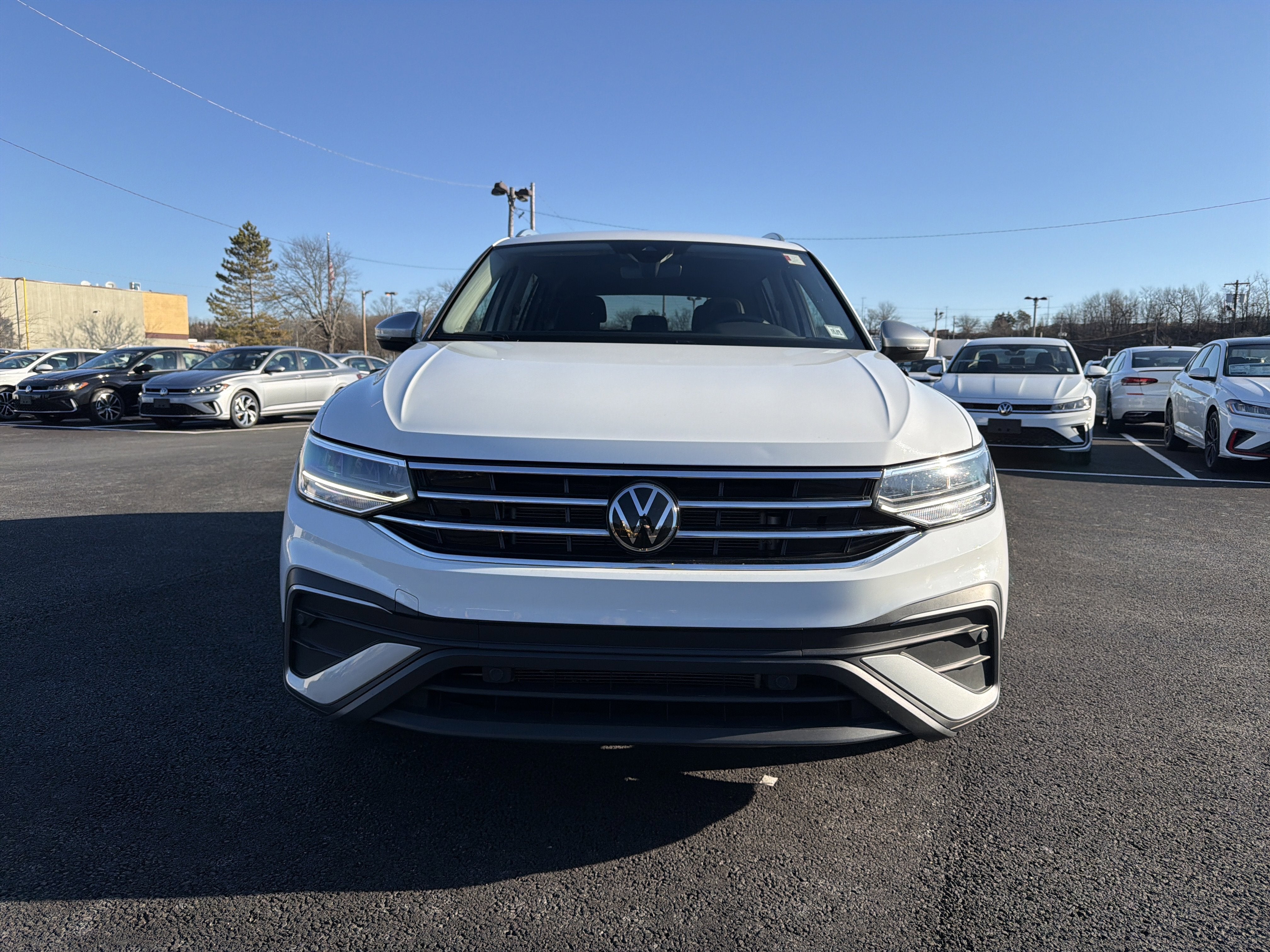 2024 Volkswagen Tiguan 2.0T SE