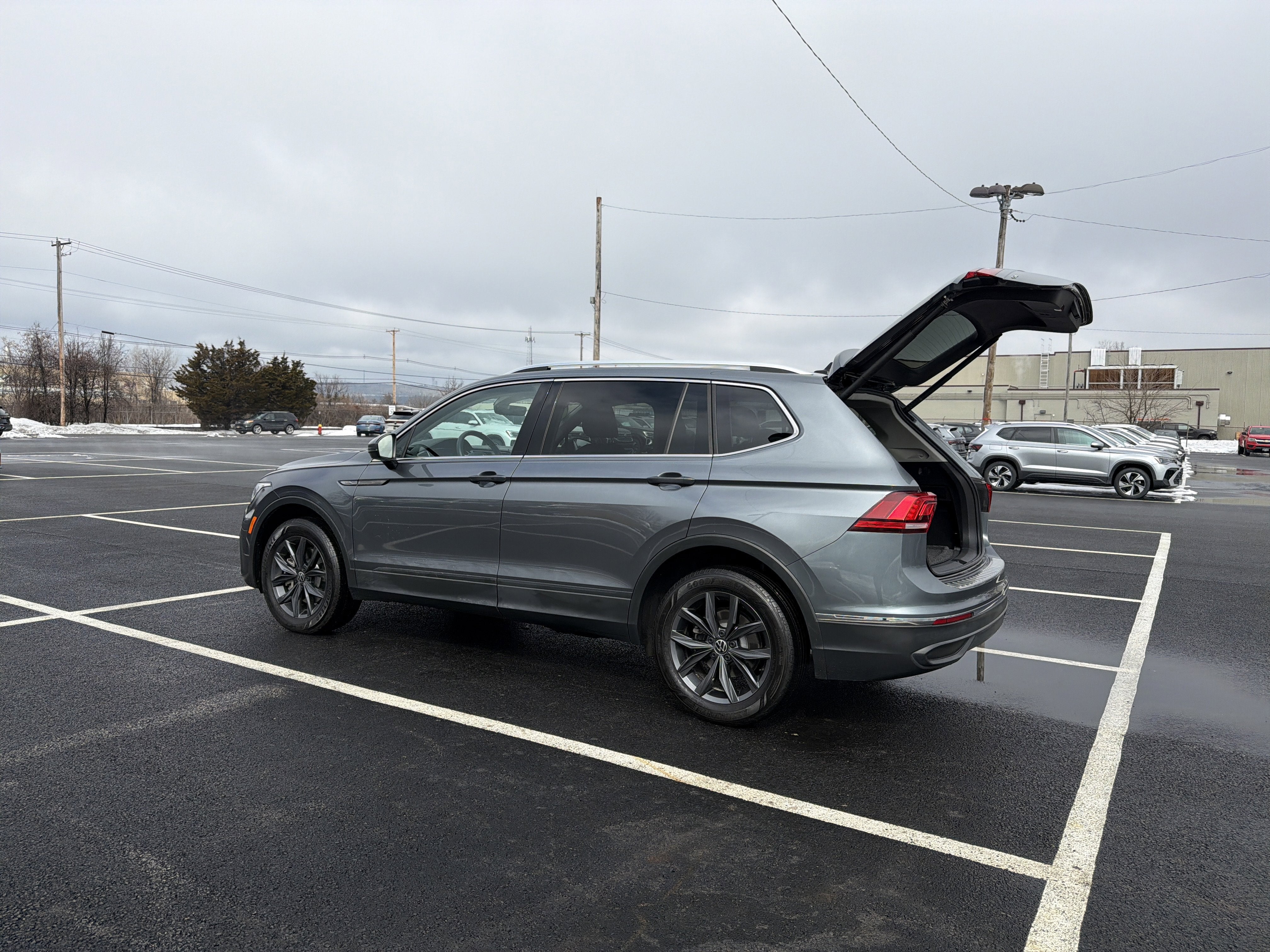 2022 Volkswagen Tiguan 2.0T SE