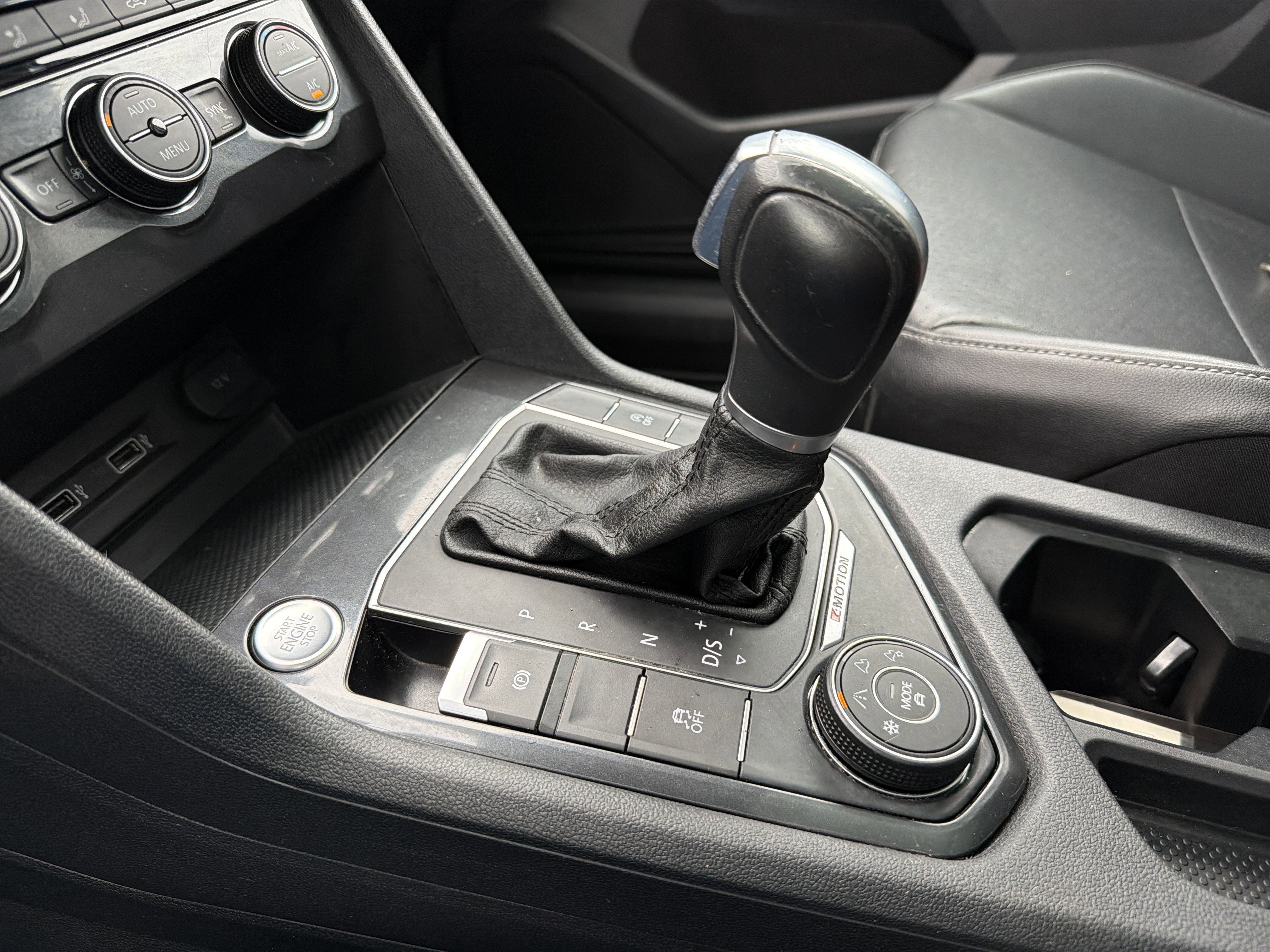 2018 Volkswagen Tiguan 2.0T SEL 4Motion