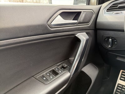 2021 Volkswagen Tiguan 2.0T SE R-Line Black