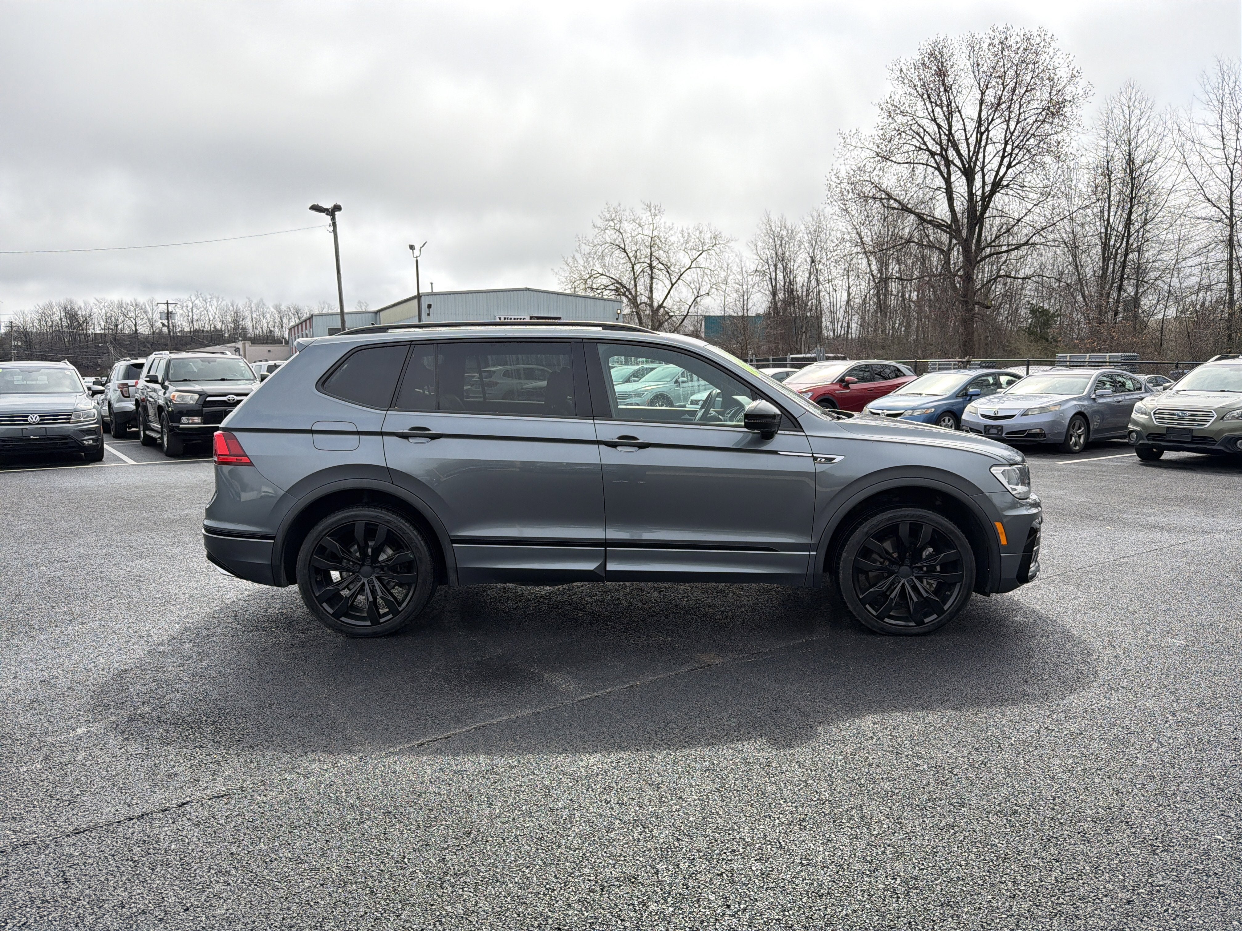 2021 Volkswagen Tiguan 2.0T SE R-Line Black