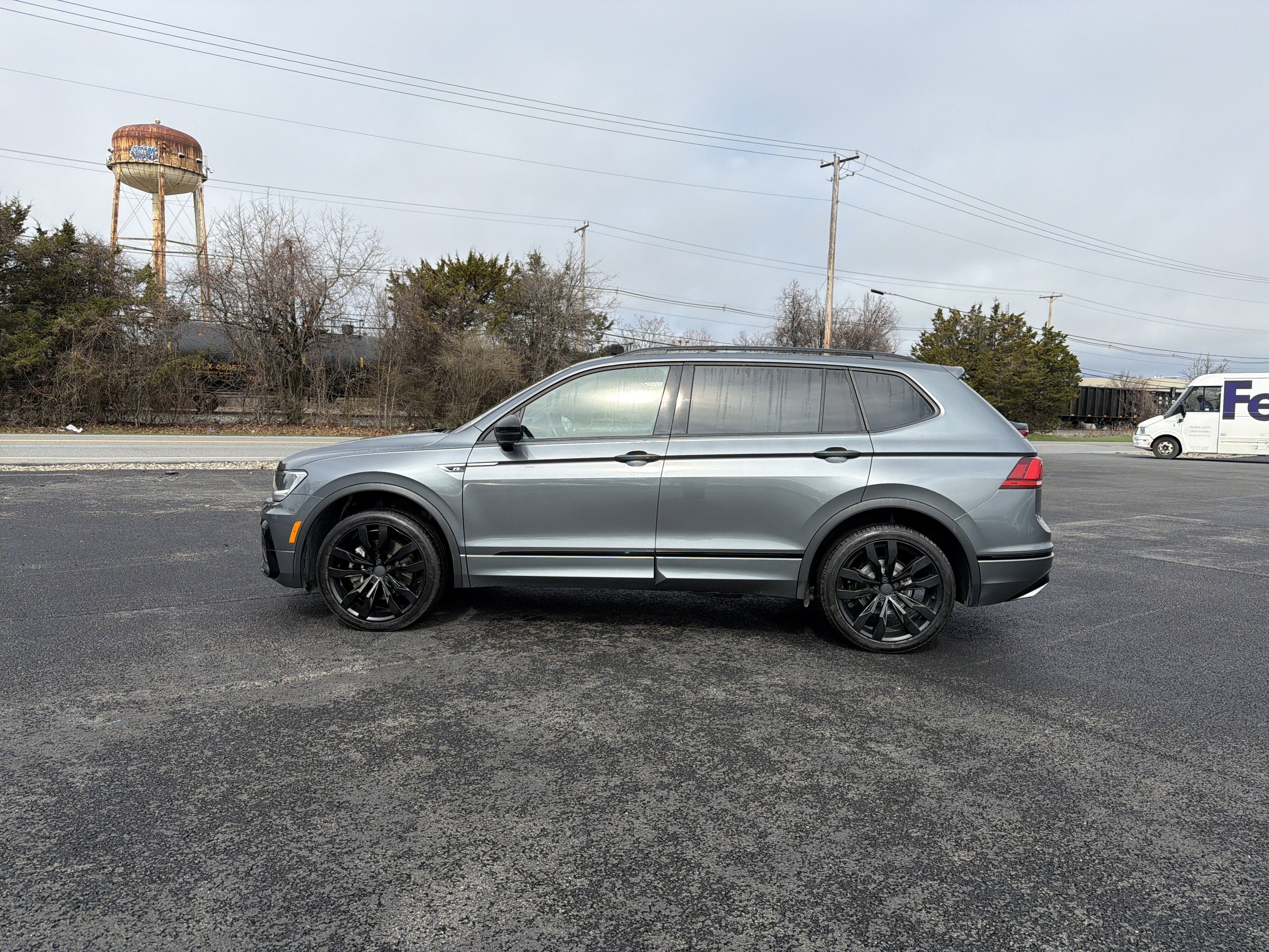 2021 Volkswagen Tiguan 2.0T SE R-Line Black