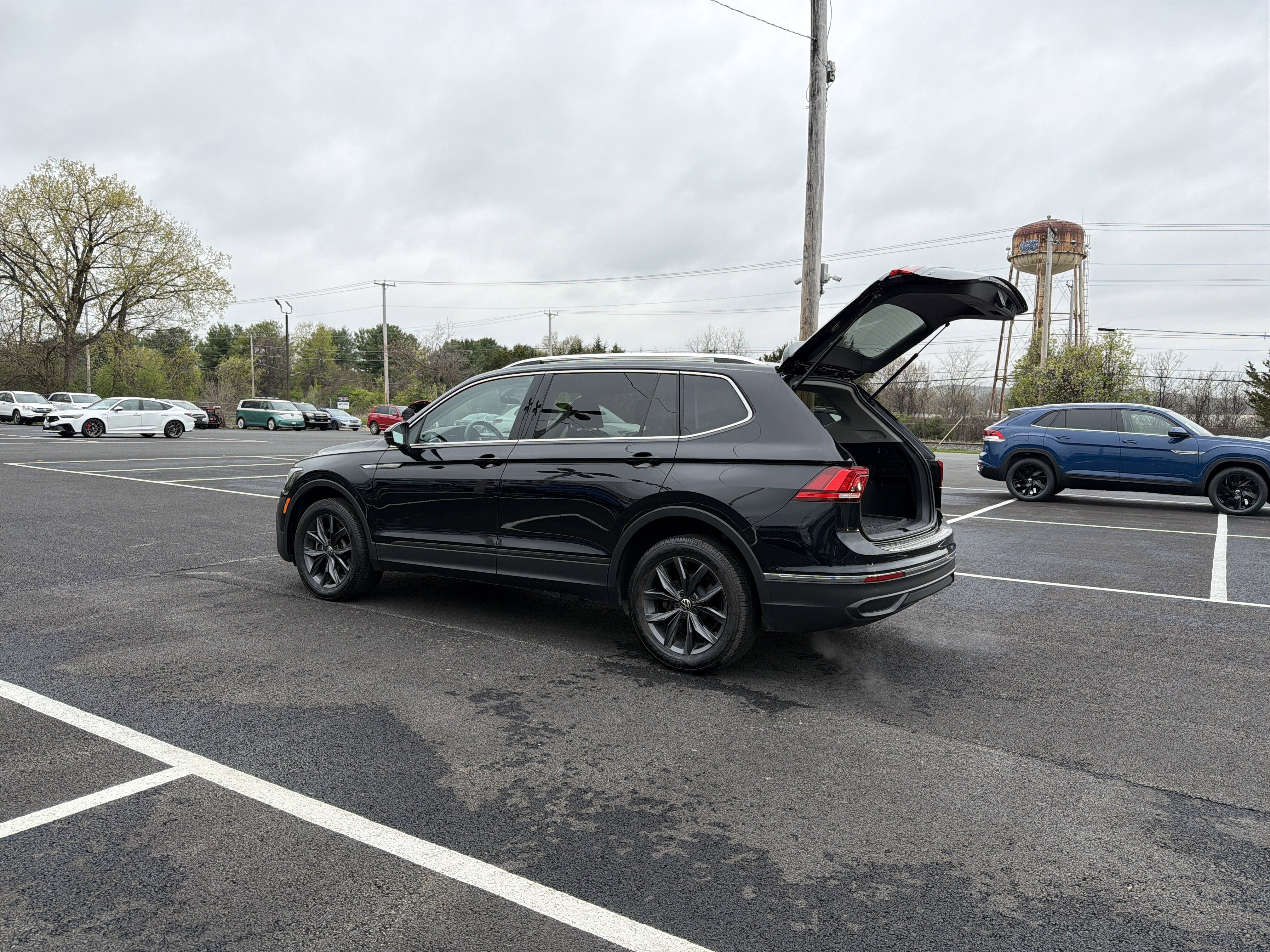 2023 Volkswagen Tiguan 2.0T SE