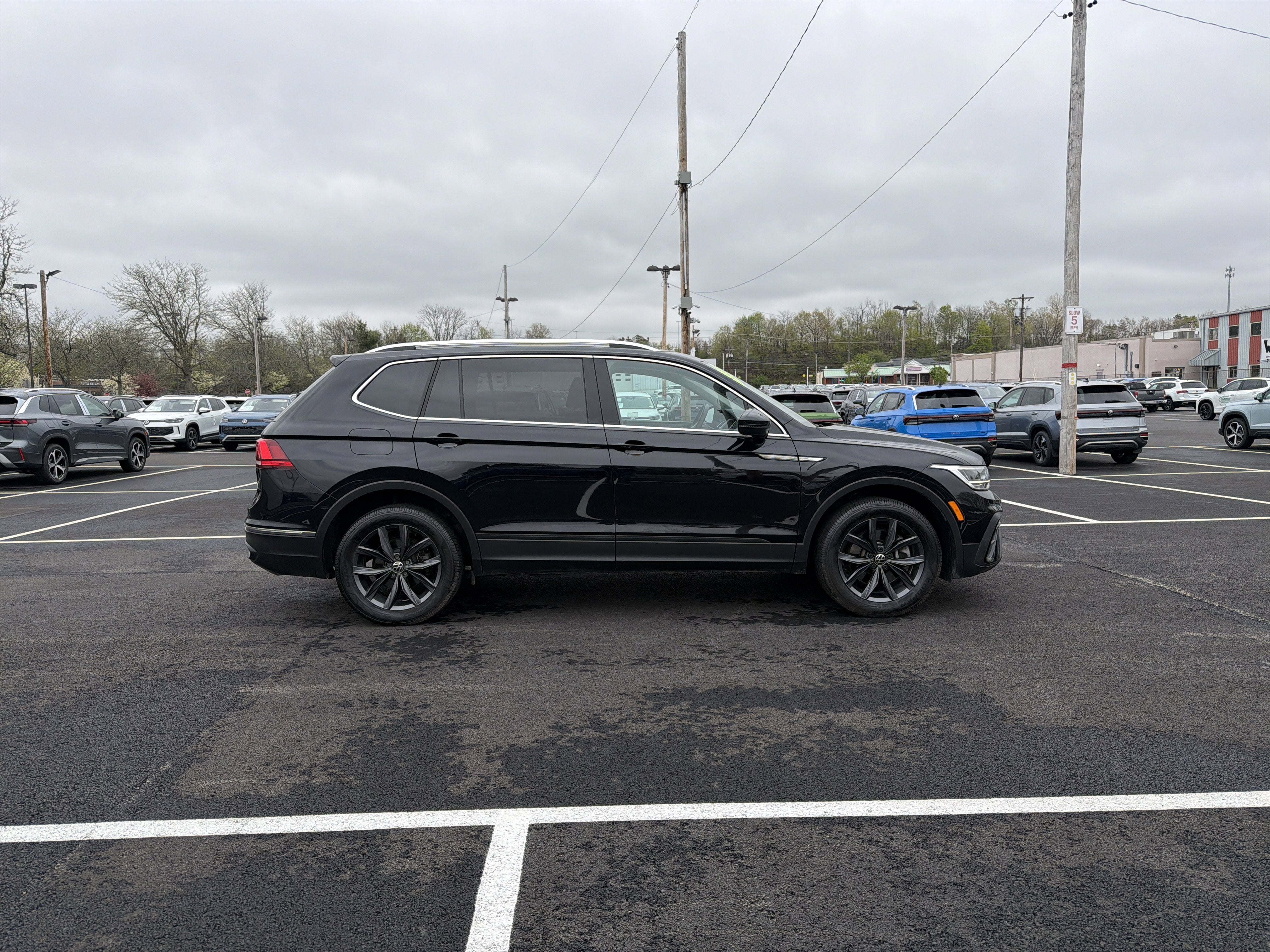 2023 Volkswagen Tiguan 2.0T SE