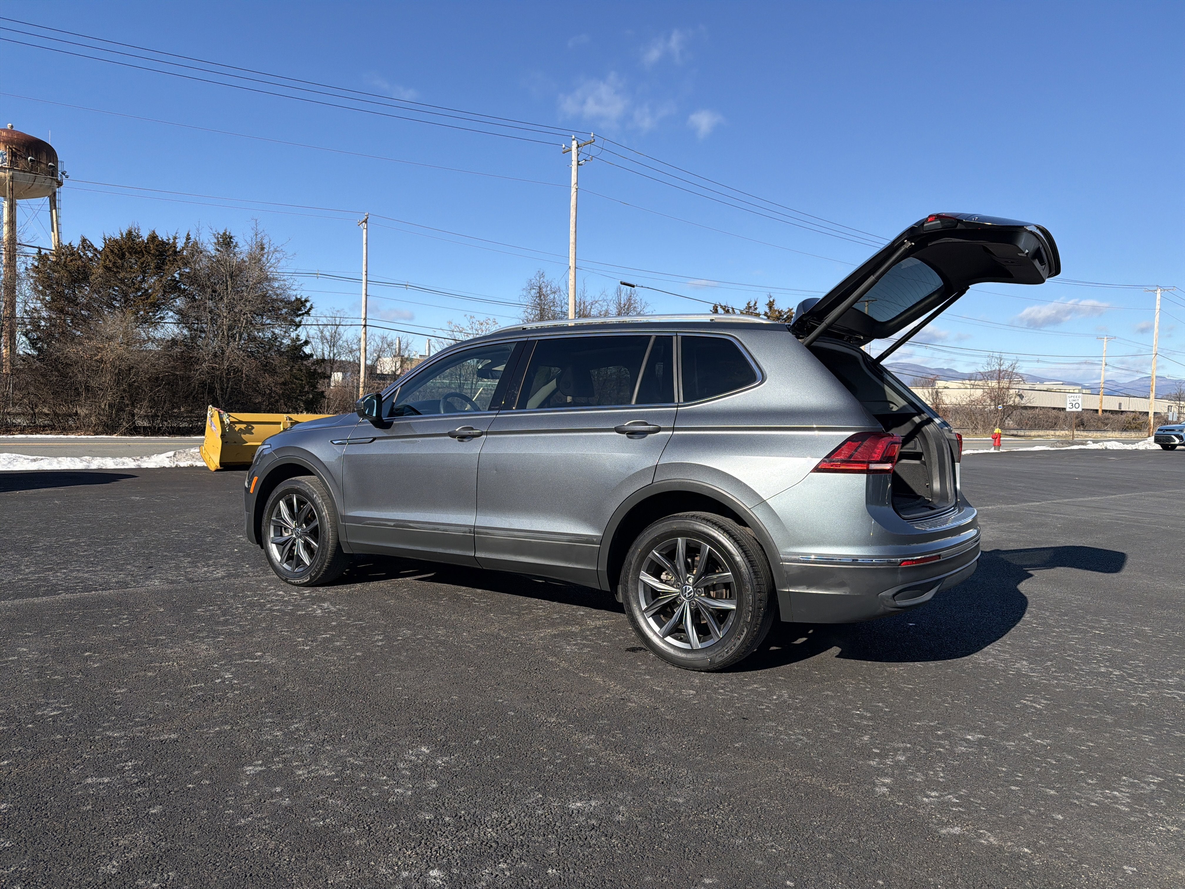 2022 Volkswagen Tiguan 2.0T SE