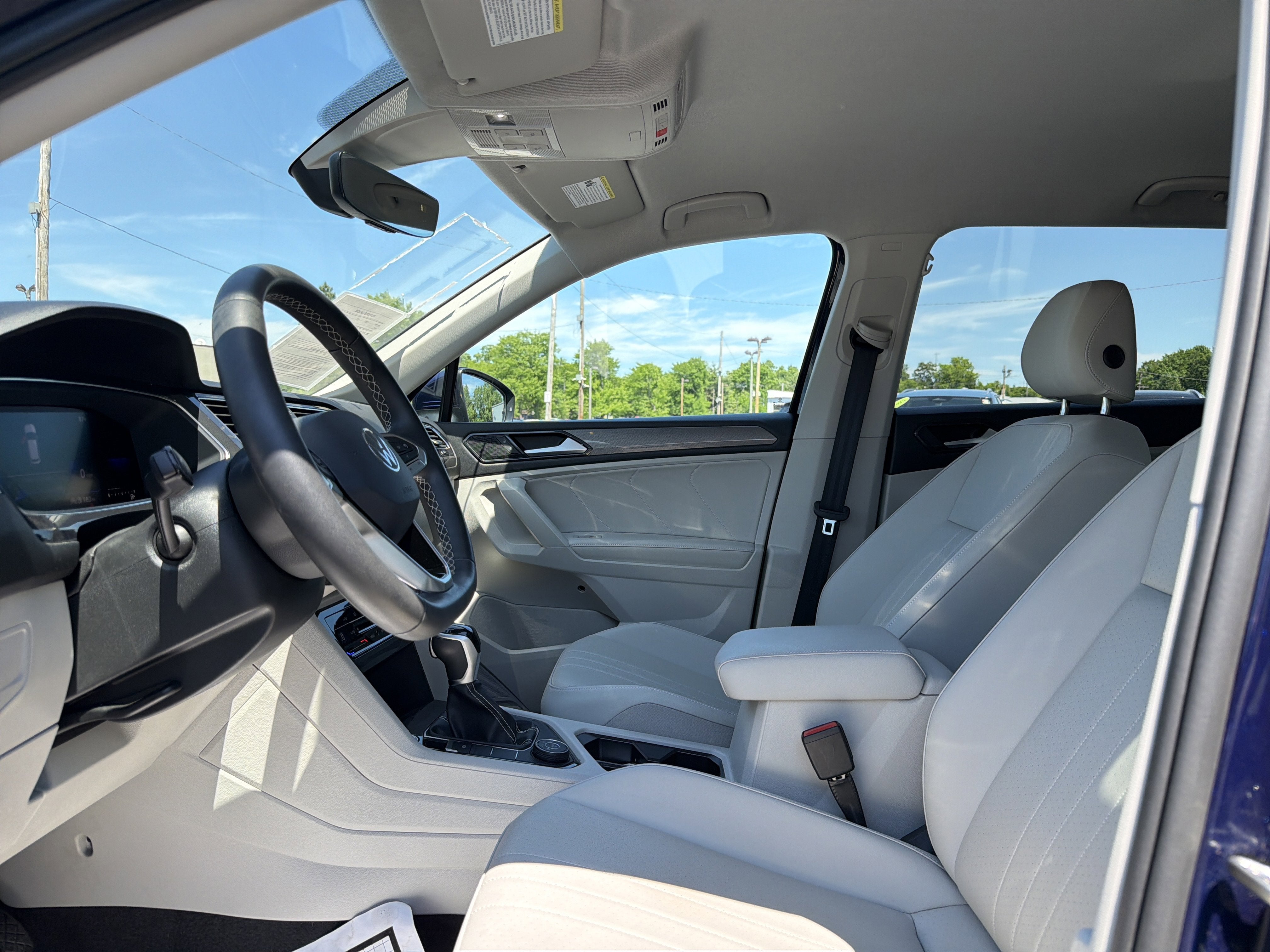 2023 Volkswagen Tiguan 2.0T SE