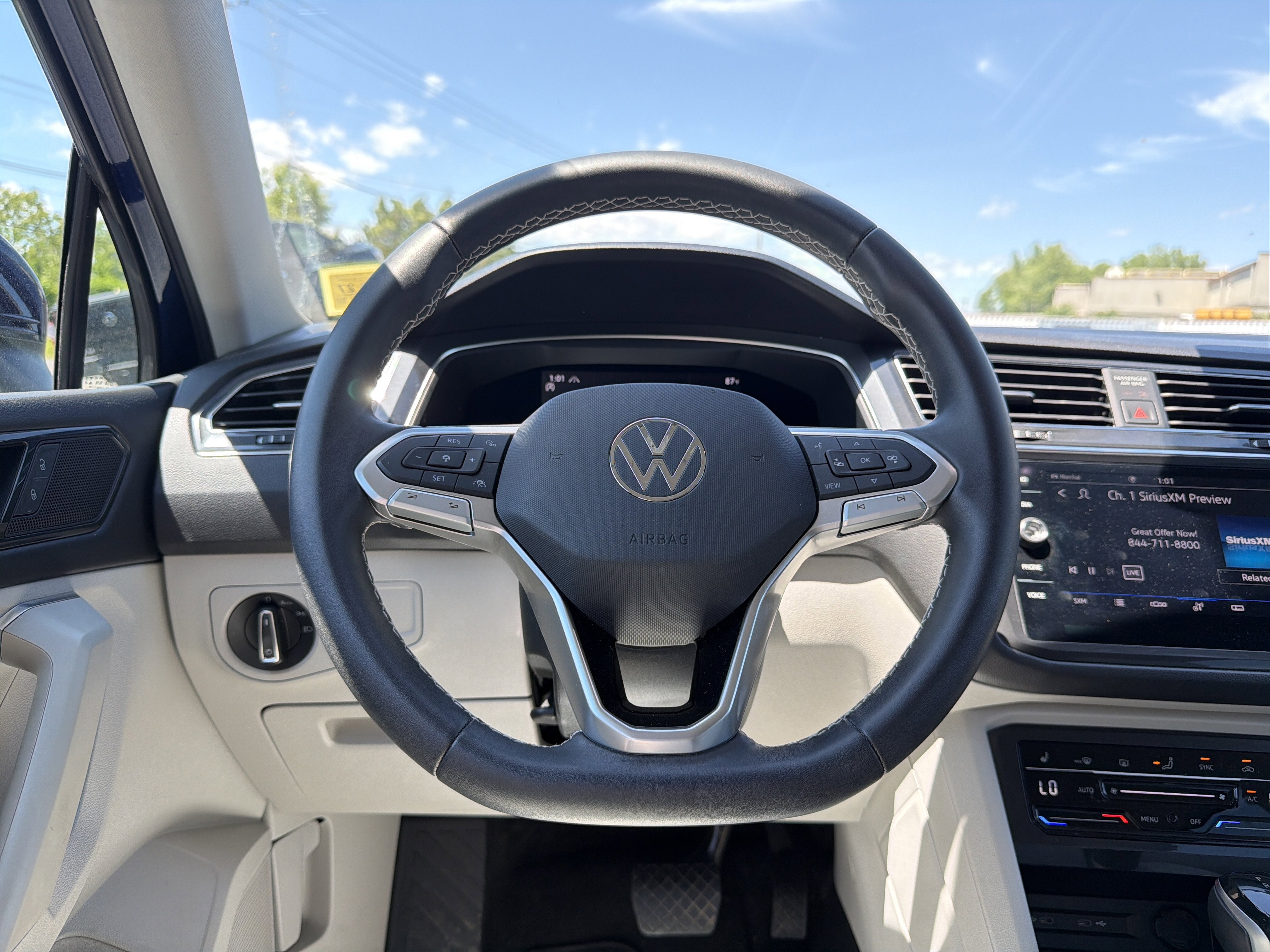 2023 Volkswagen Tiguan 2.0T SE