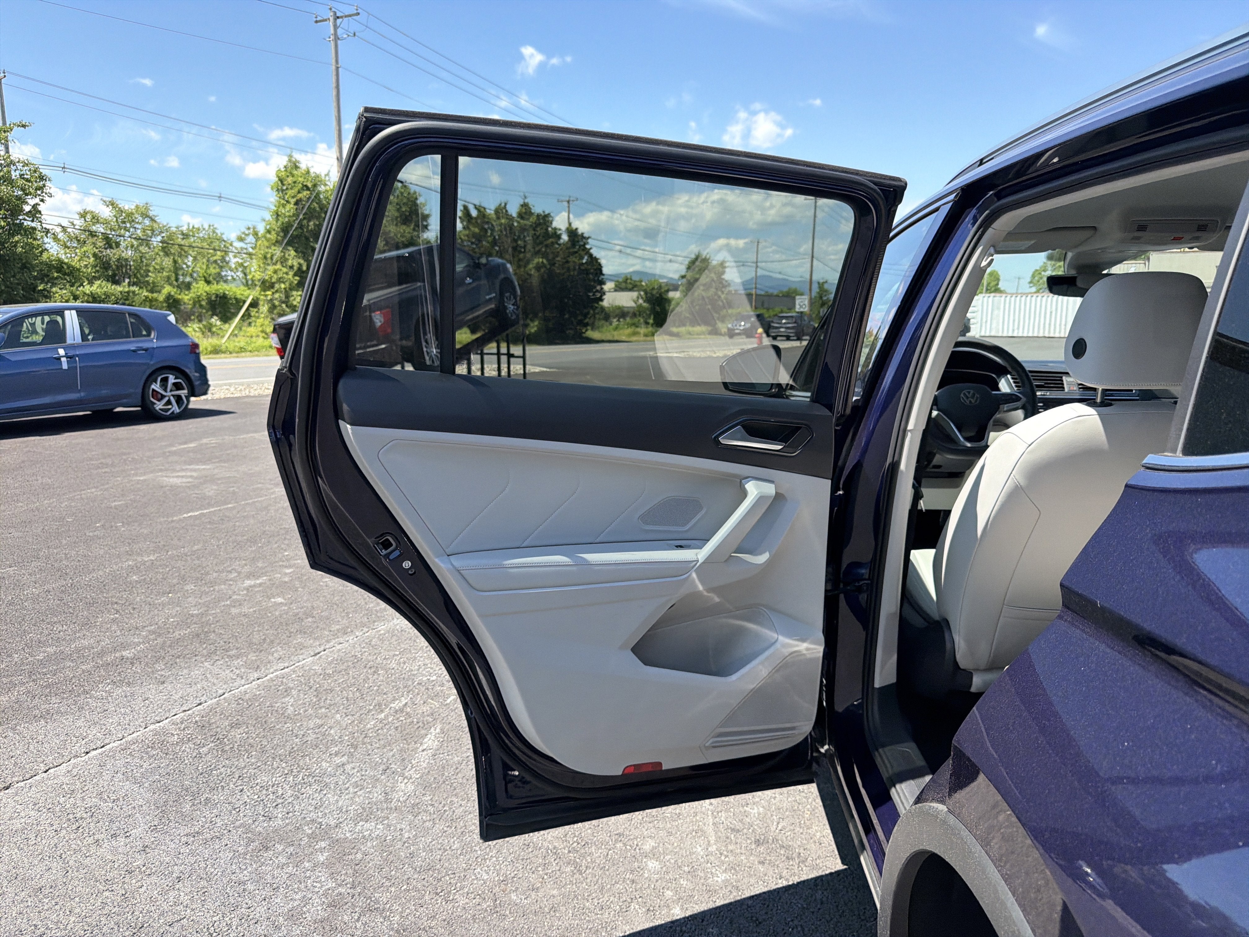 2023 Volkswagen Tiguan 2.0T SE