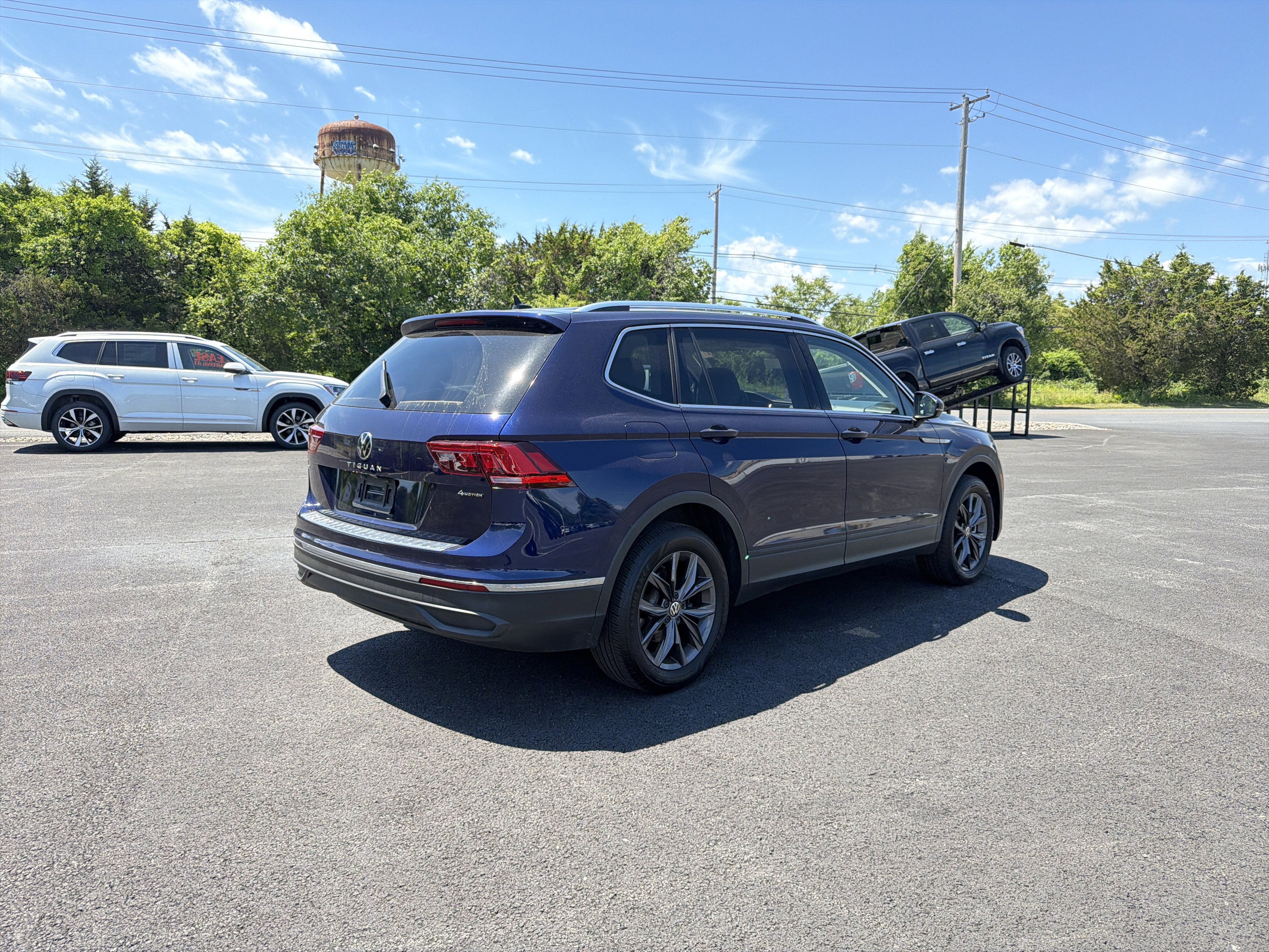 2023 Volkswagen Tiguan 2.0T SE