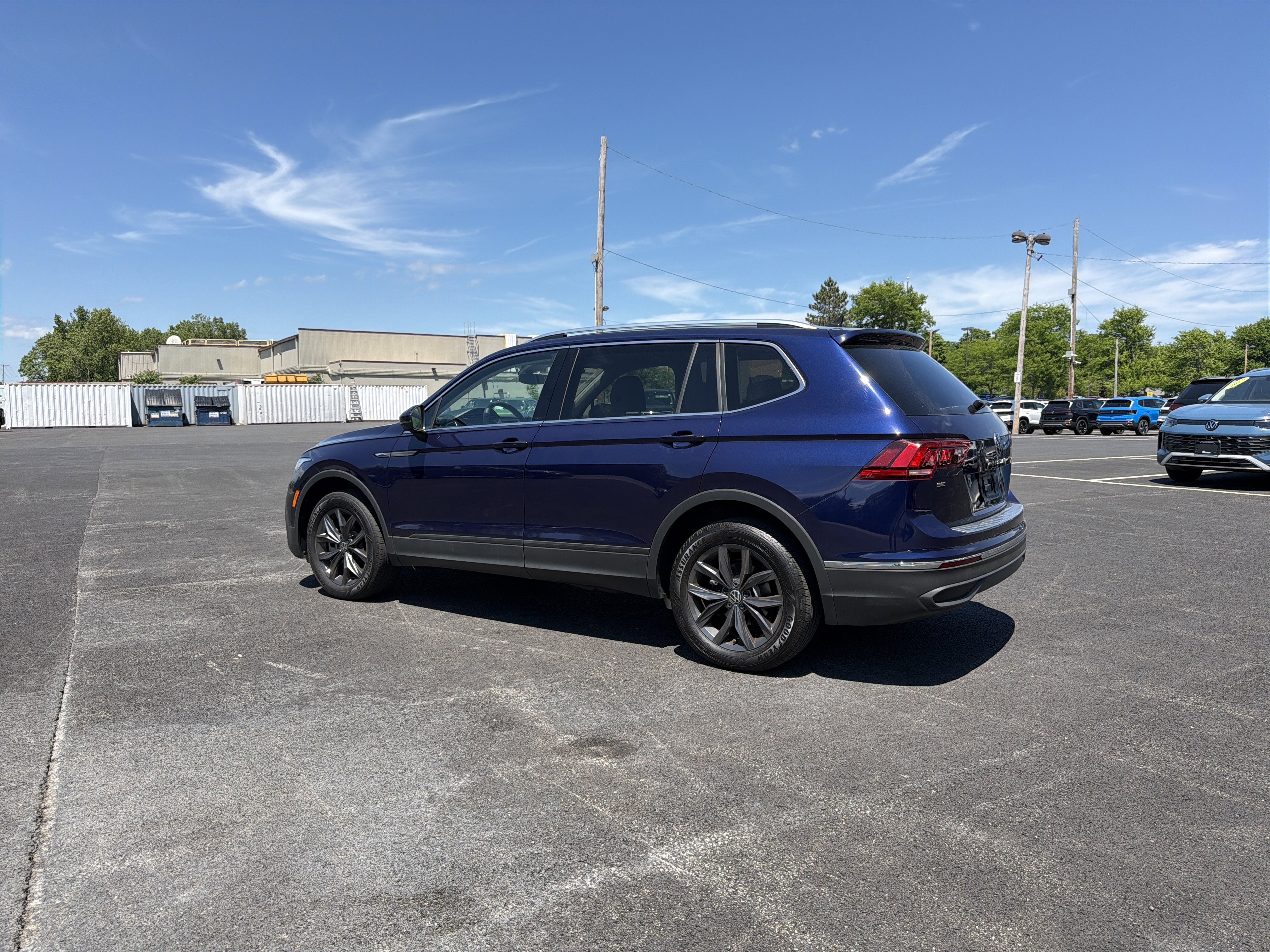 2023 Volkswagen Tiguan 2.0T SE
