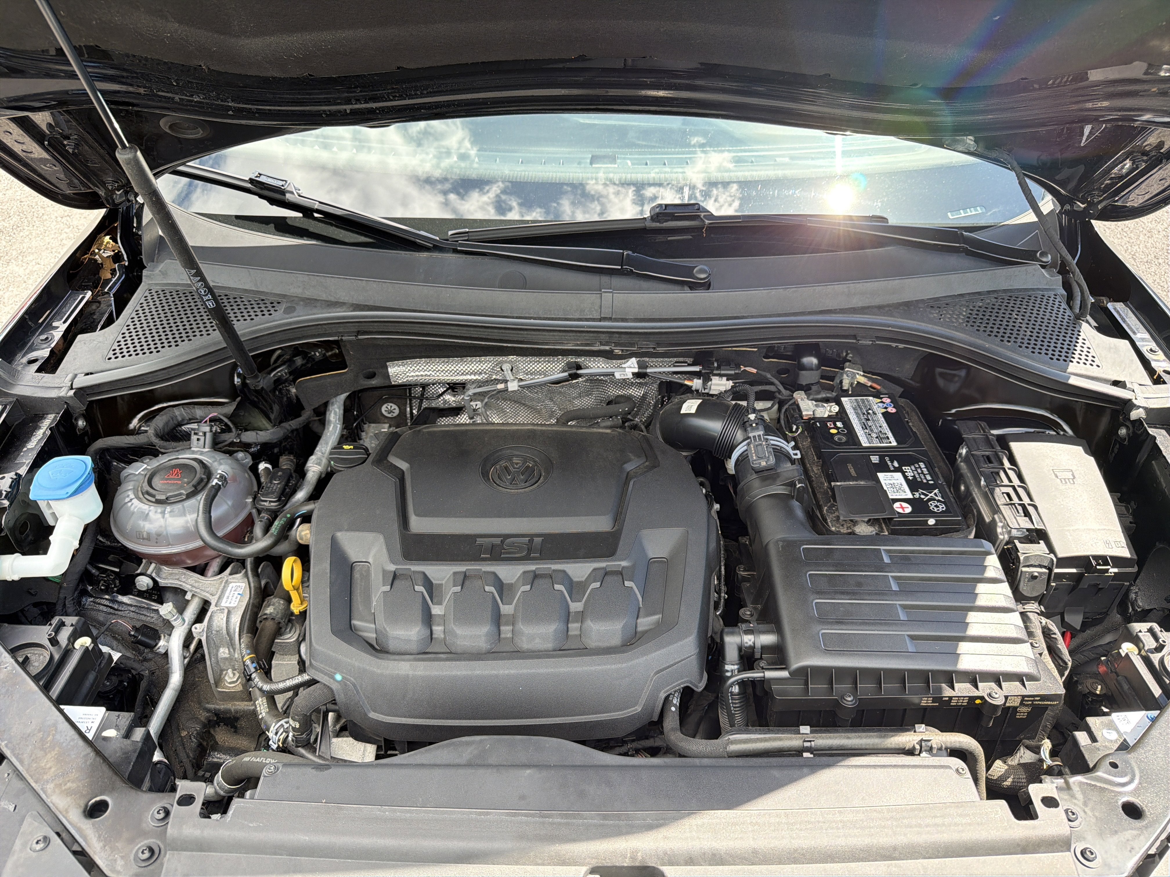 2023 Volkswagen Tiguan 2.0T SE