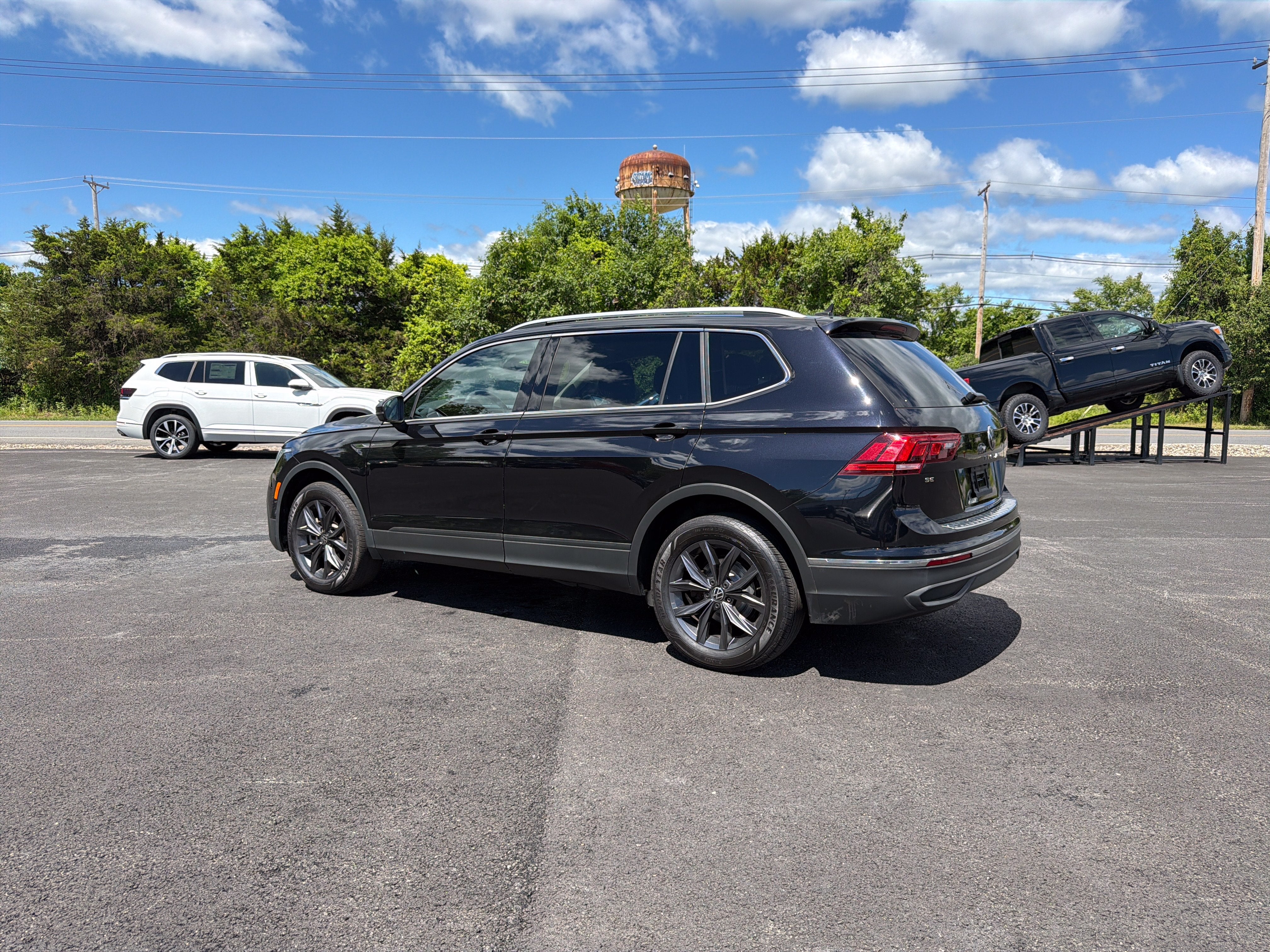 2023 Volkswagen Tiguan 2.0T SE