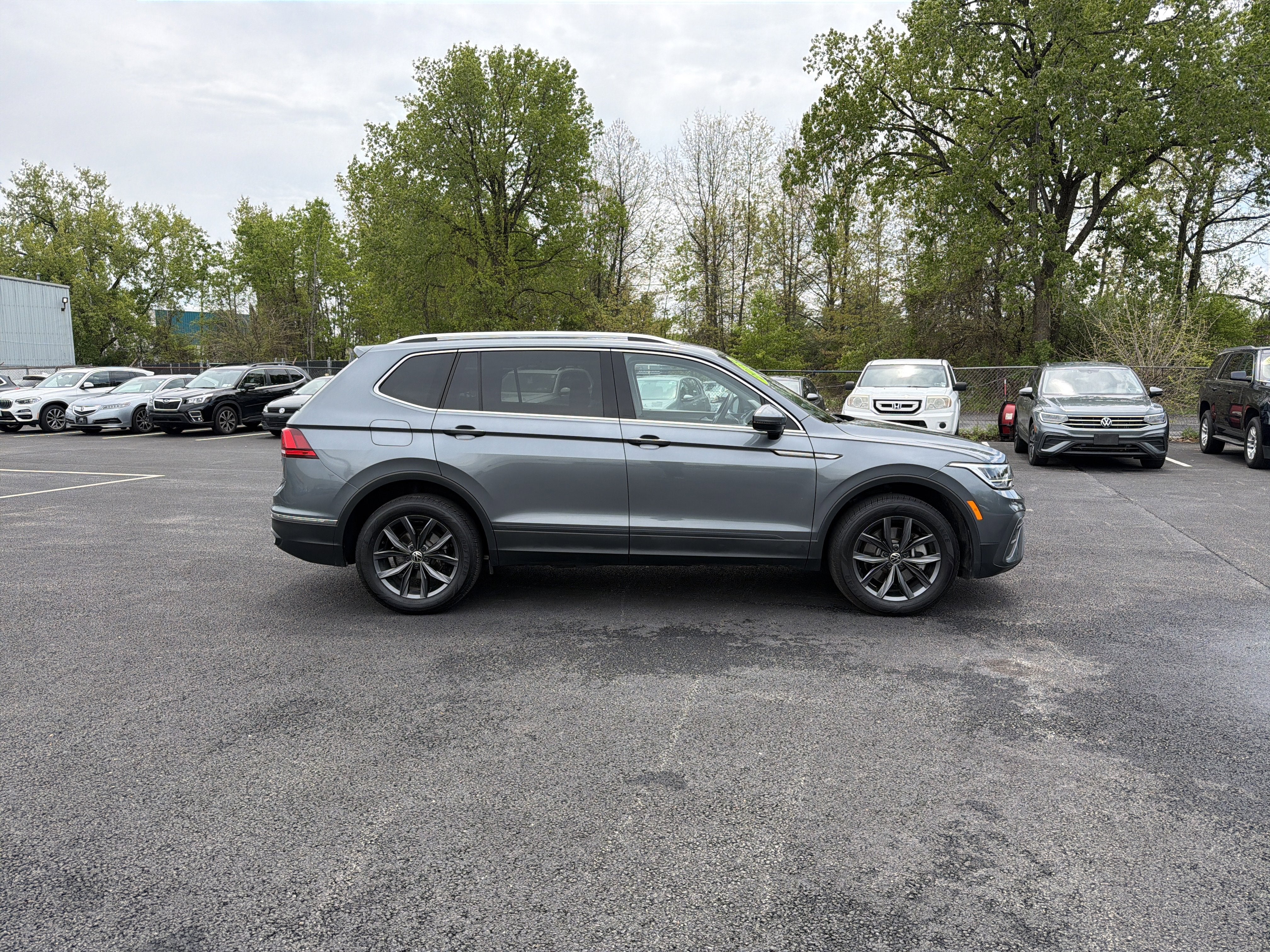 2023 Volkswagen Tiguan 2.0T SE