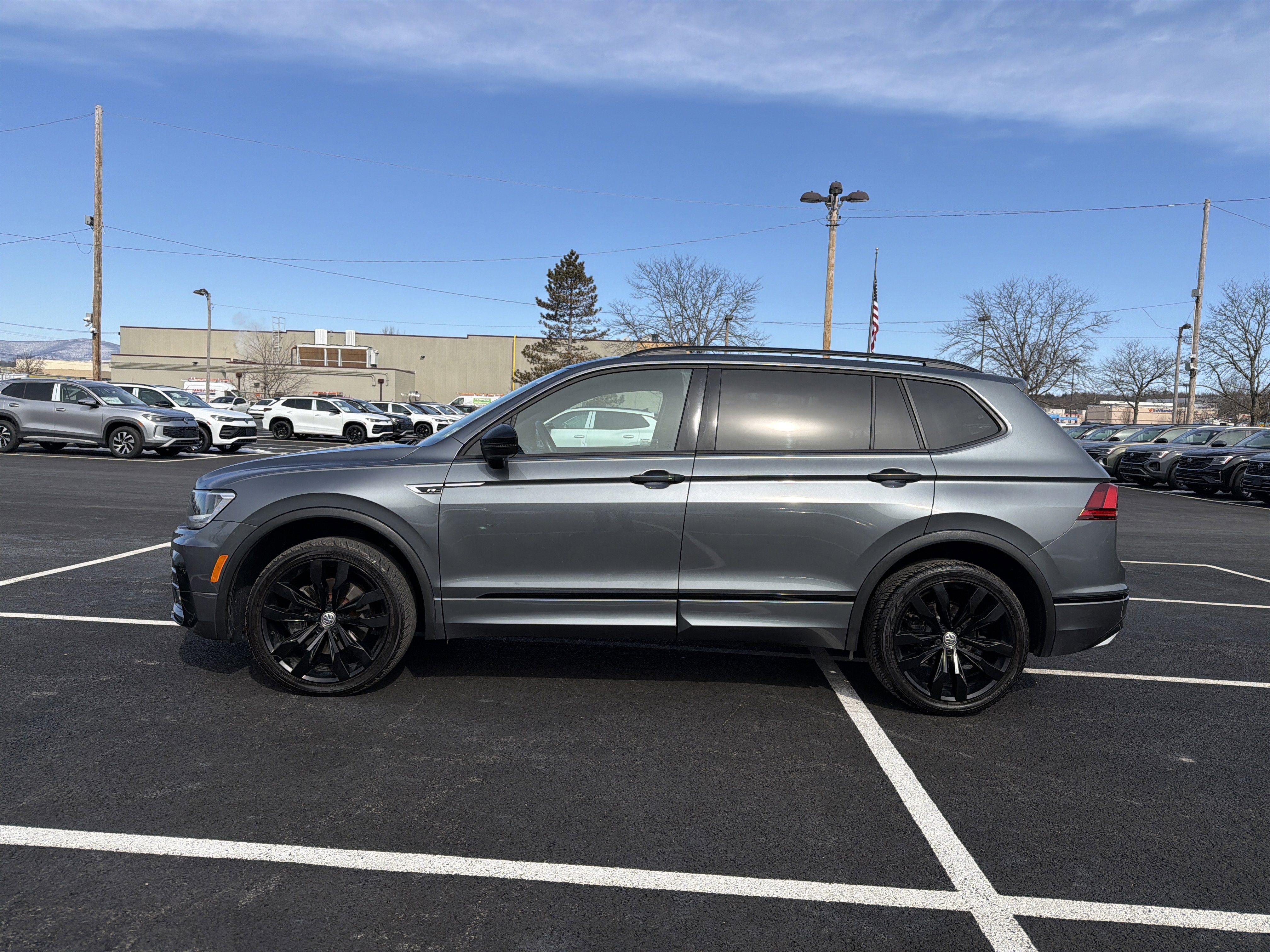 2020 Volkswagen Tiguan 2.0T SE R-Line Black 4Motion