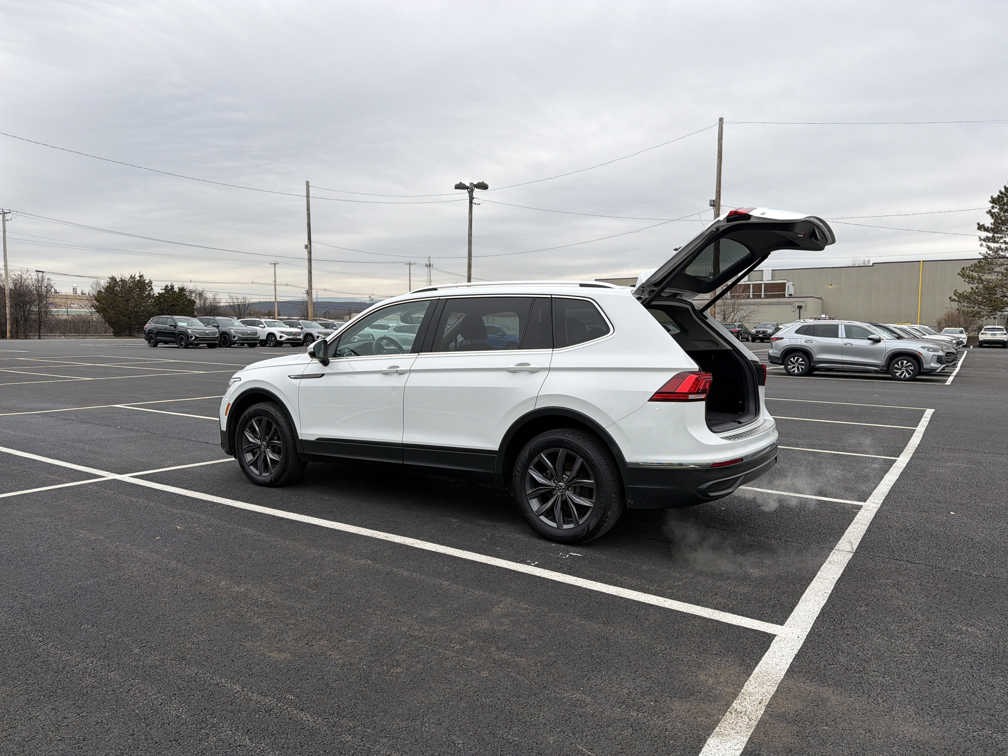 2022 Volkswagen Tiguan 2.0T SE
