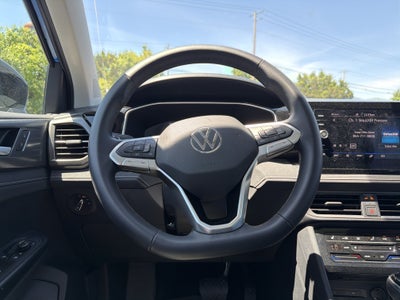 2025 Volkswagen Taos 1.5T SE Black
