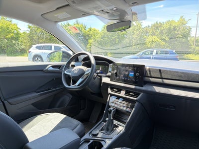 2025 Volkswagen Taos 1.5T SE Black