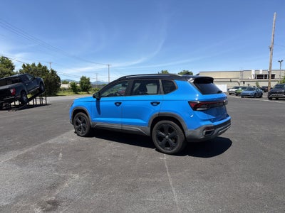 2025 Volkswagen Taos 1.5T SE Black