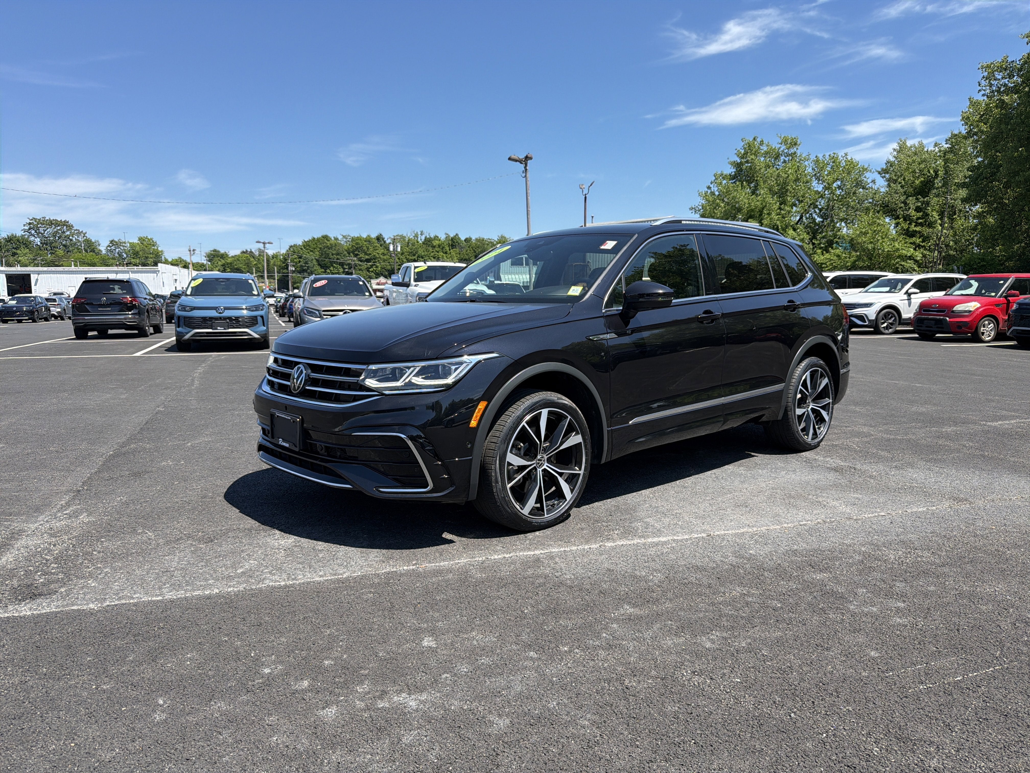 2024 Volkswagen Tiguan 2.0T SEL R-Line