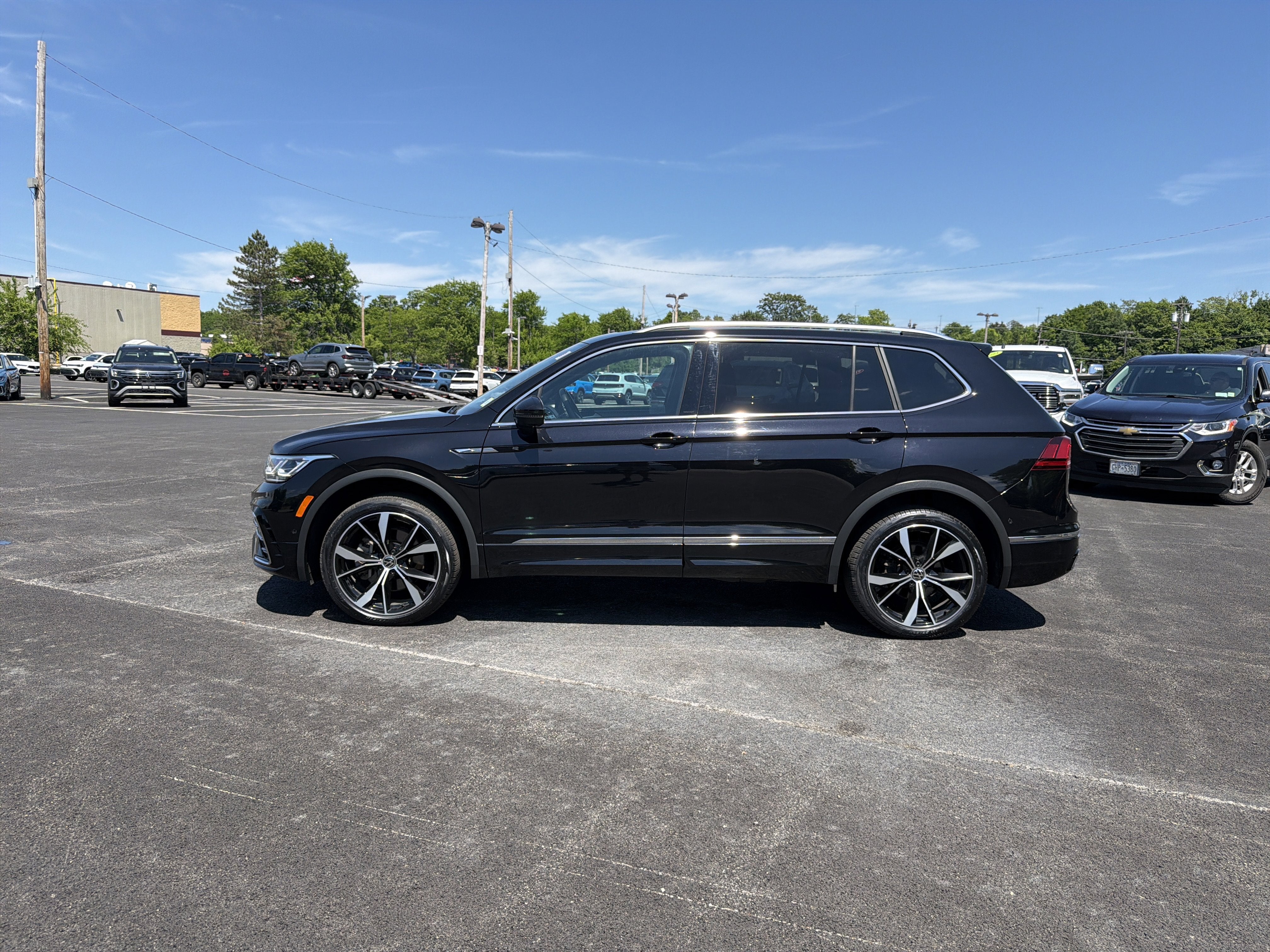 2024 Volkswagen Tiguan 2.0T SEL R-Line