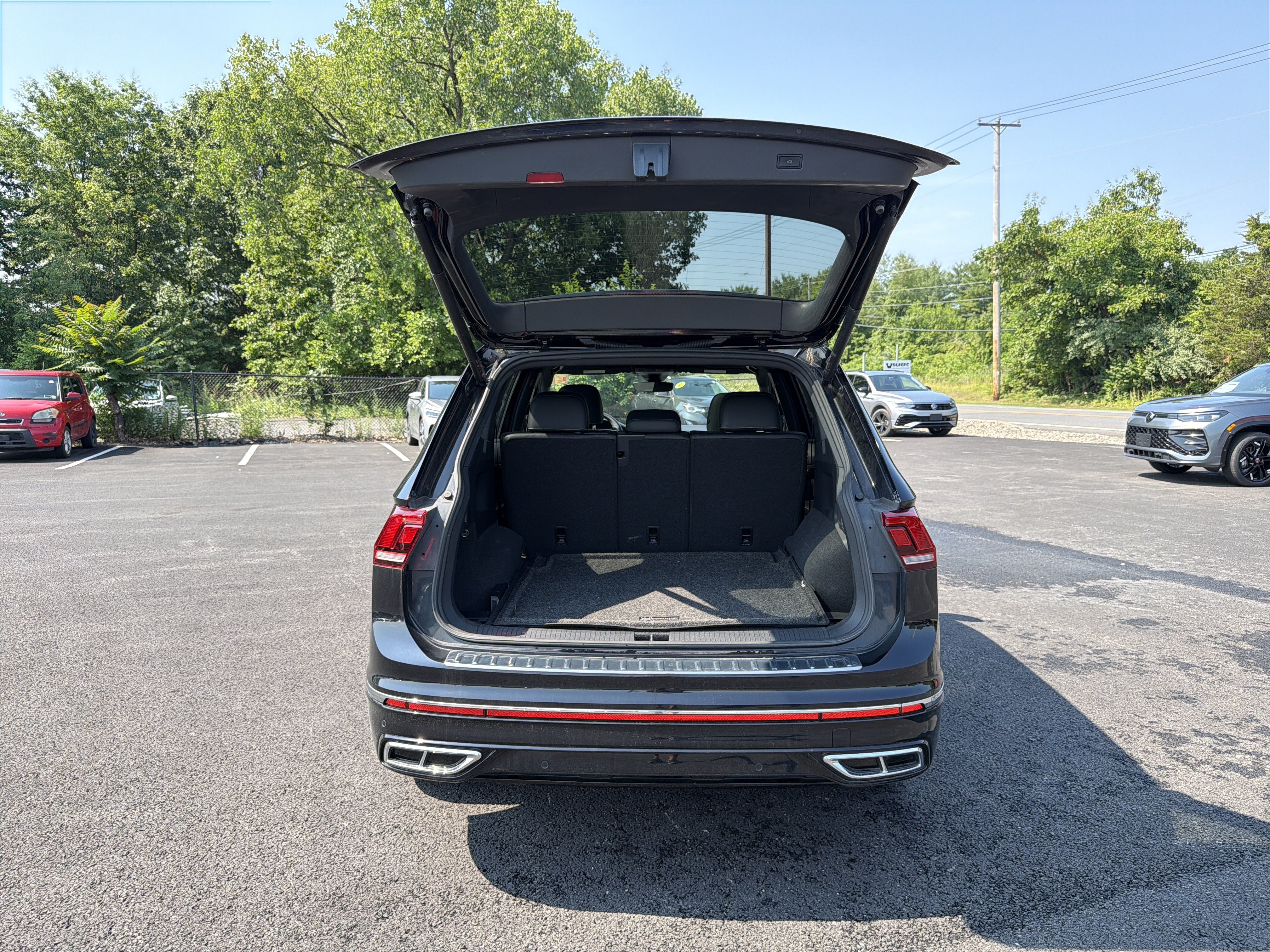 2024 Volkswagen Tiguan 2.0T SEL R-Line