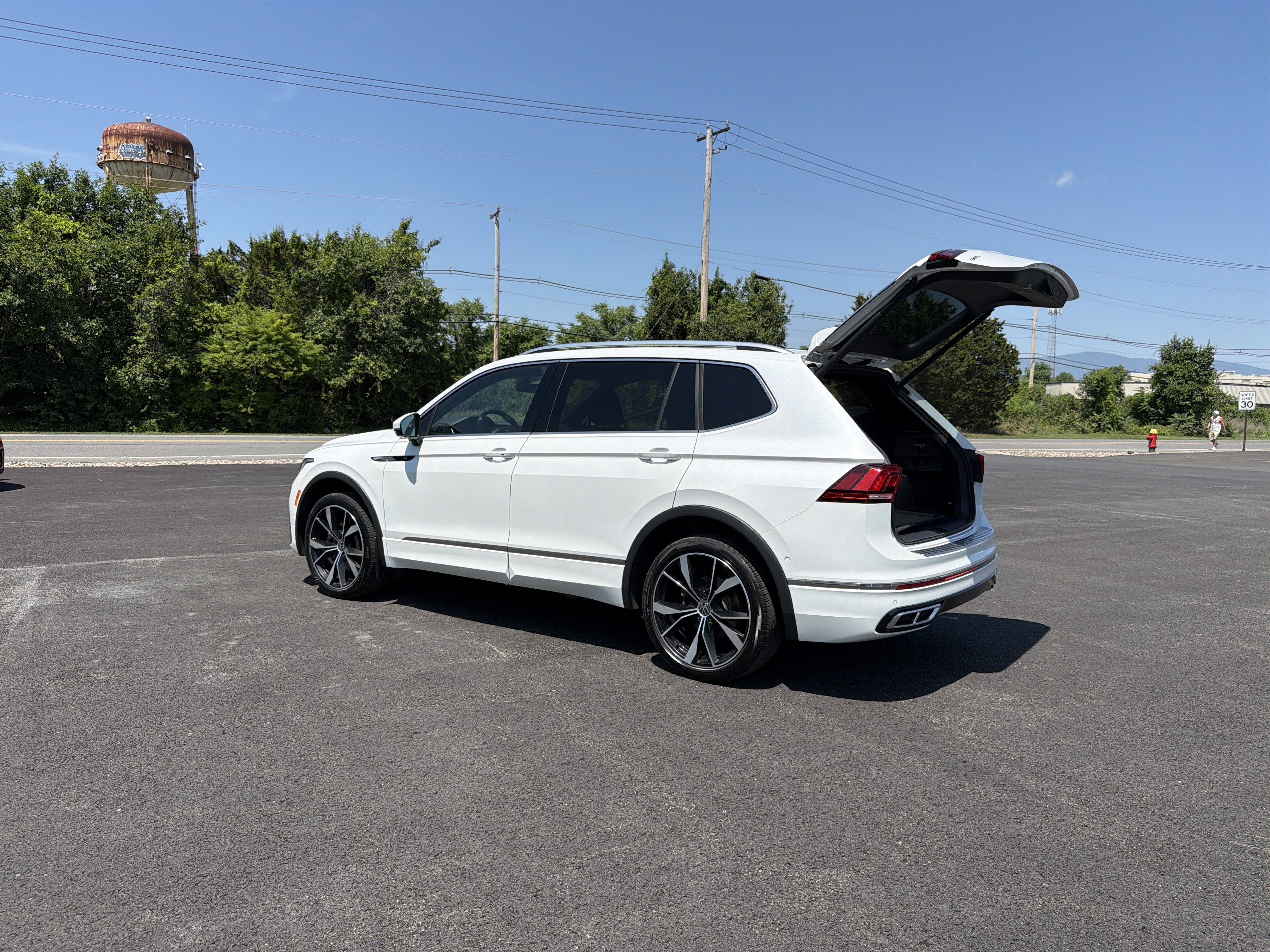 2024 Volkswagen Tiguan 2.0T SEL R-Line