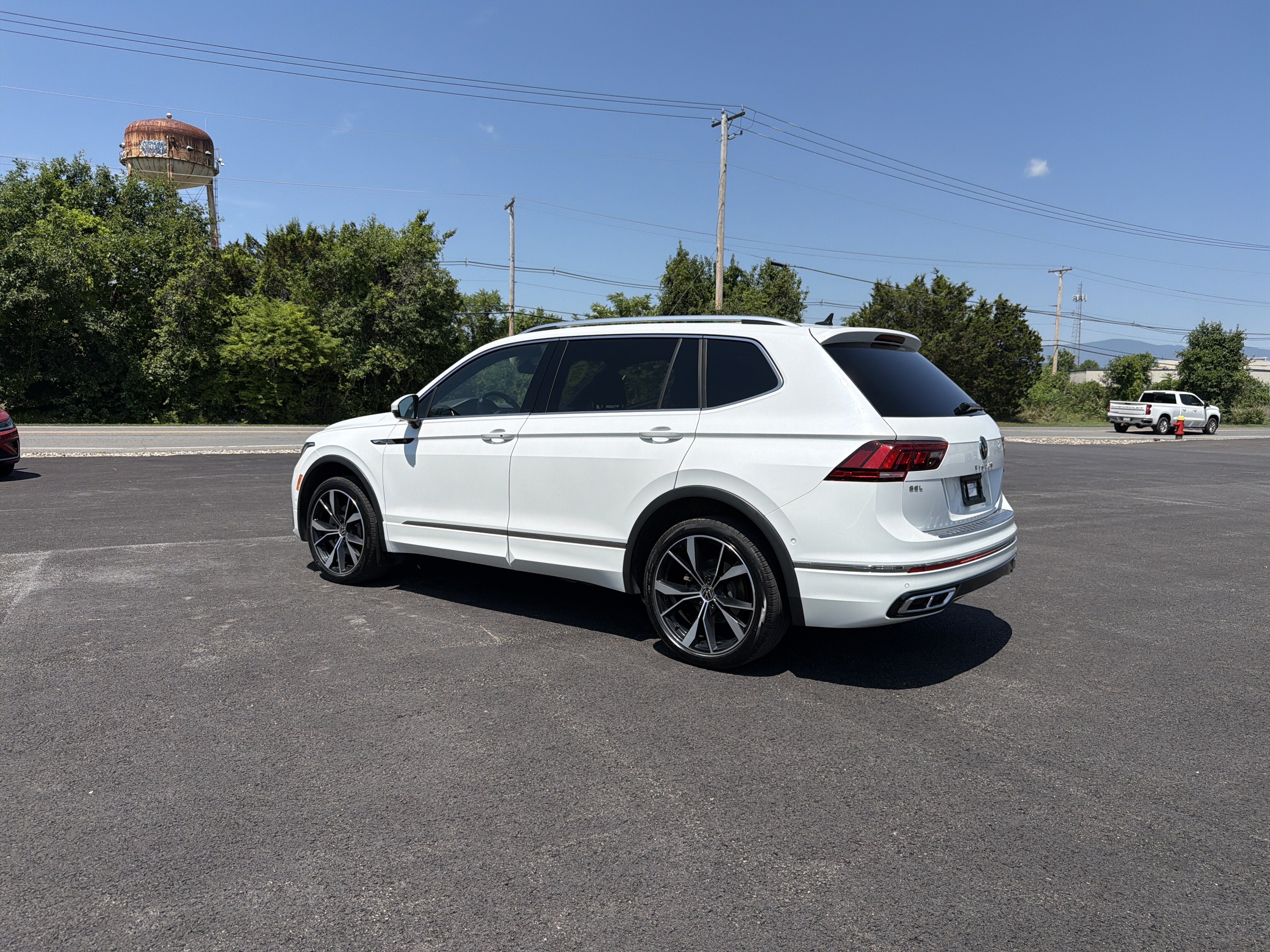 2024 Volkswagen Tiguan 2.0T SEL R-Line