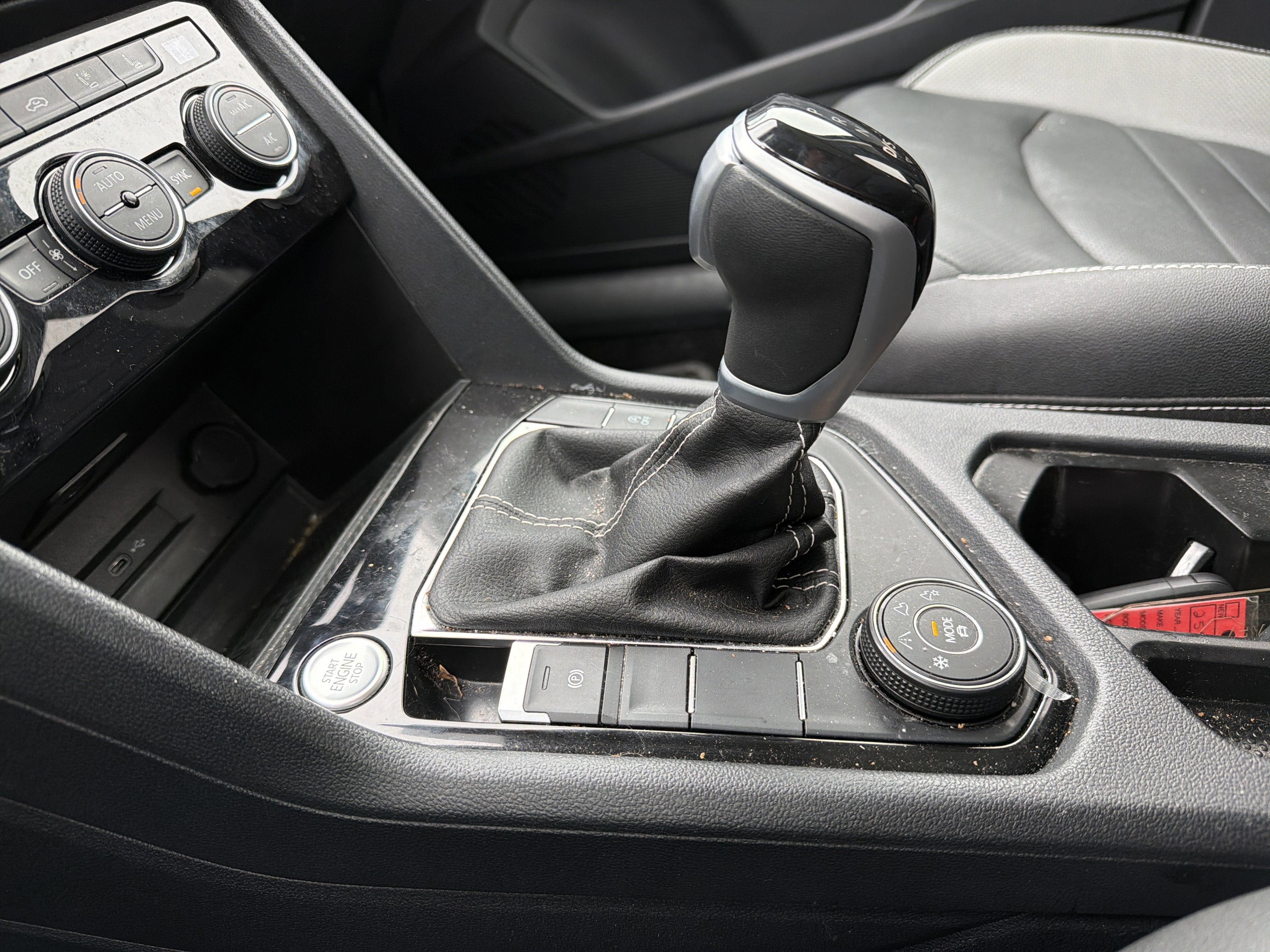 2024 Volkswagen Taos 1.5T SEL