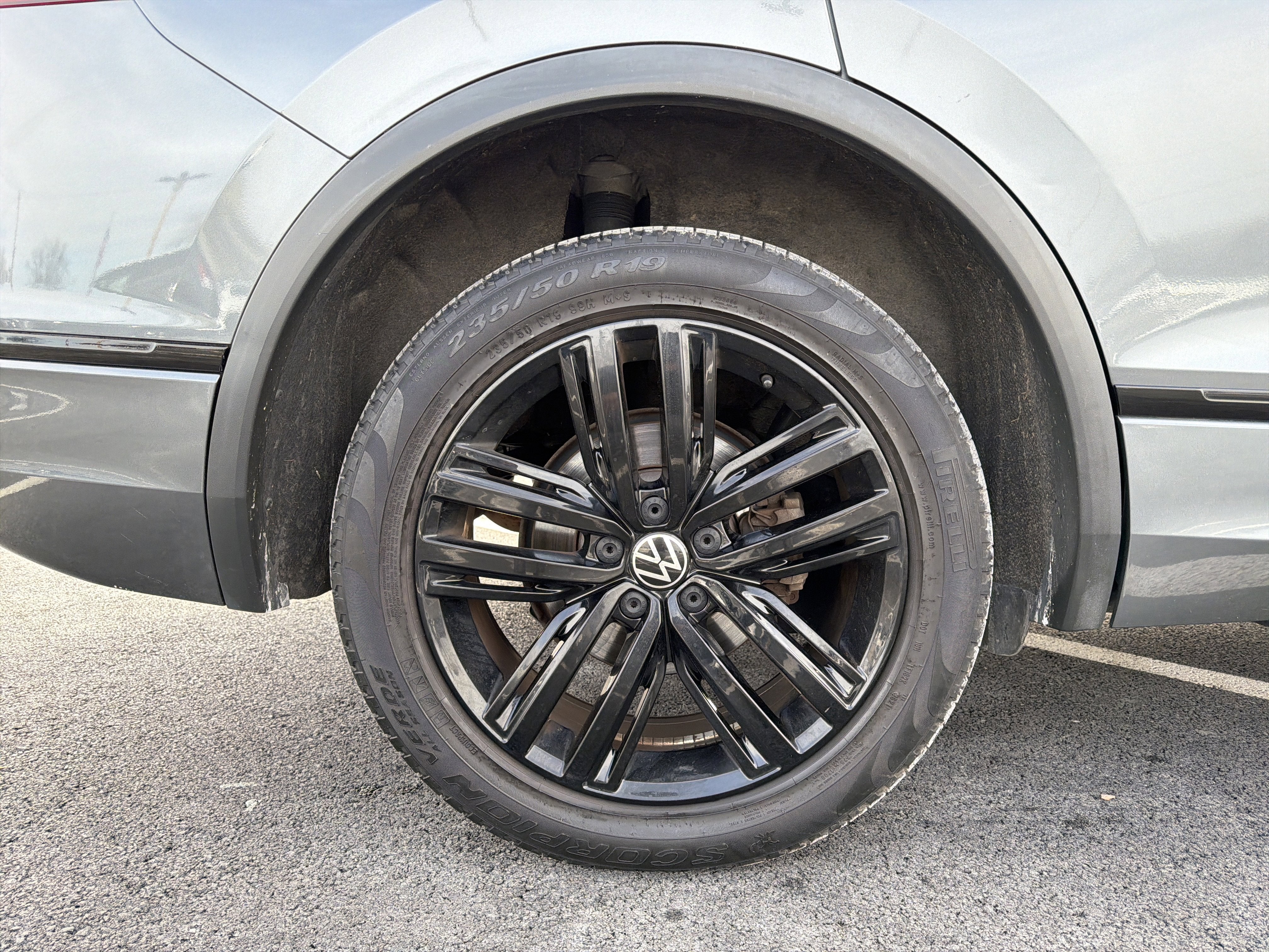 2022 Volkswagen Tiguan 2.0T SE R-Line Black